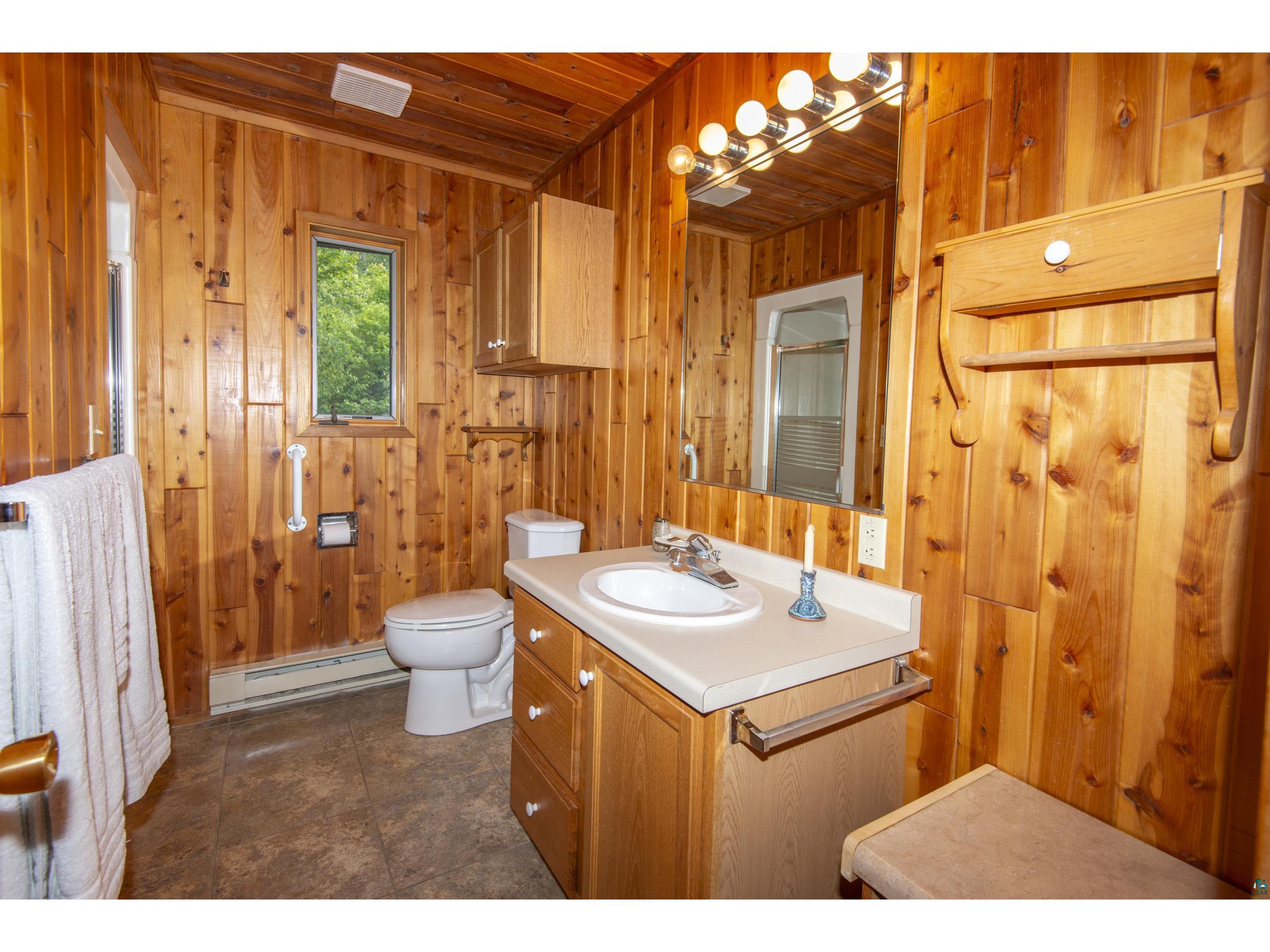 2457 Highway 61 E Grand Marais MN 55604 6126541 image26