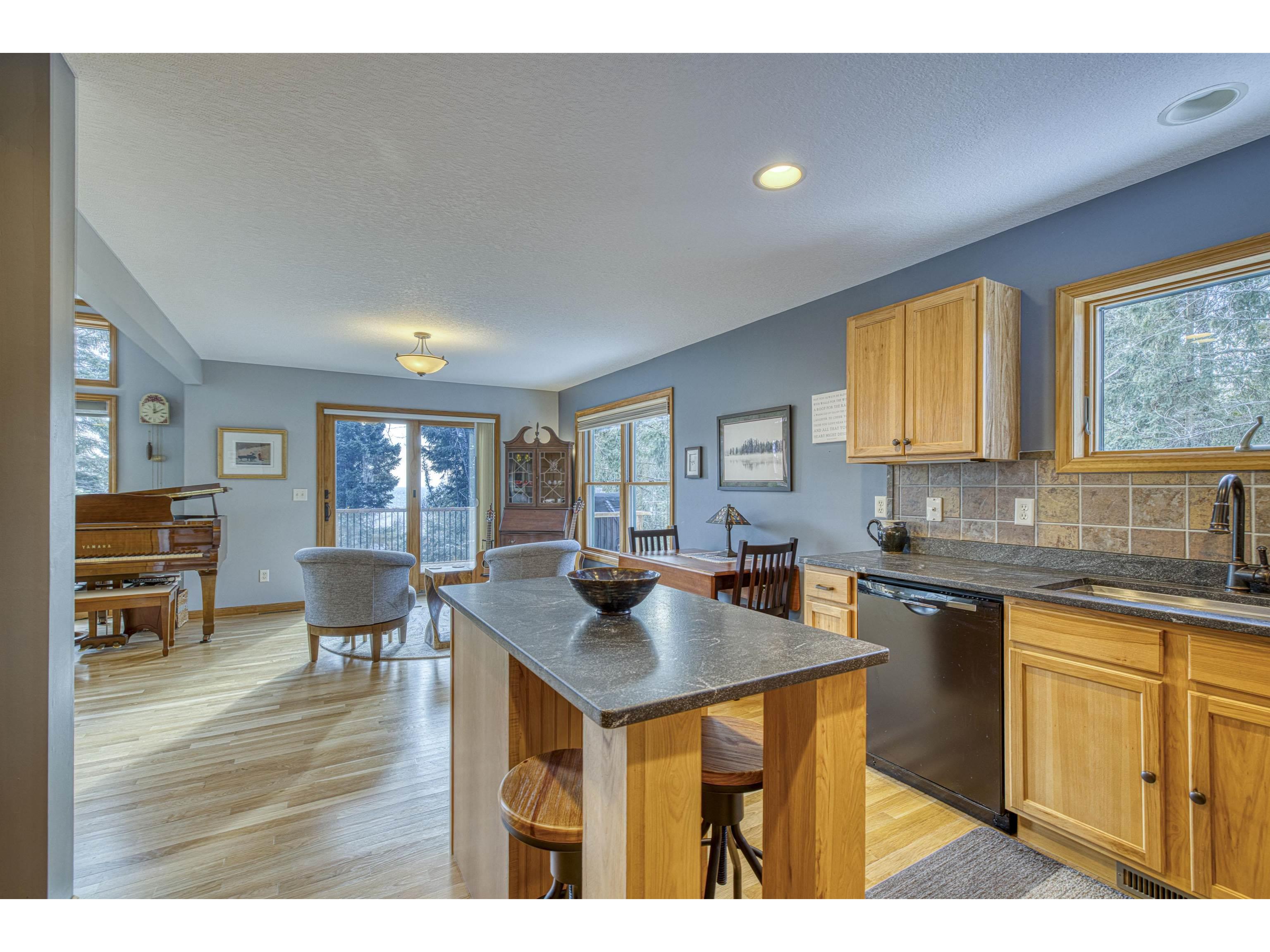 2472 Cliff View Cr Two Harbors MN 55616 - Lake Superior 6123564 image11