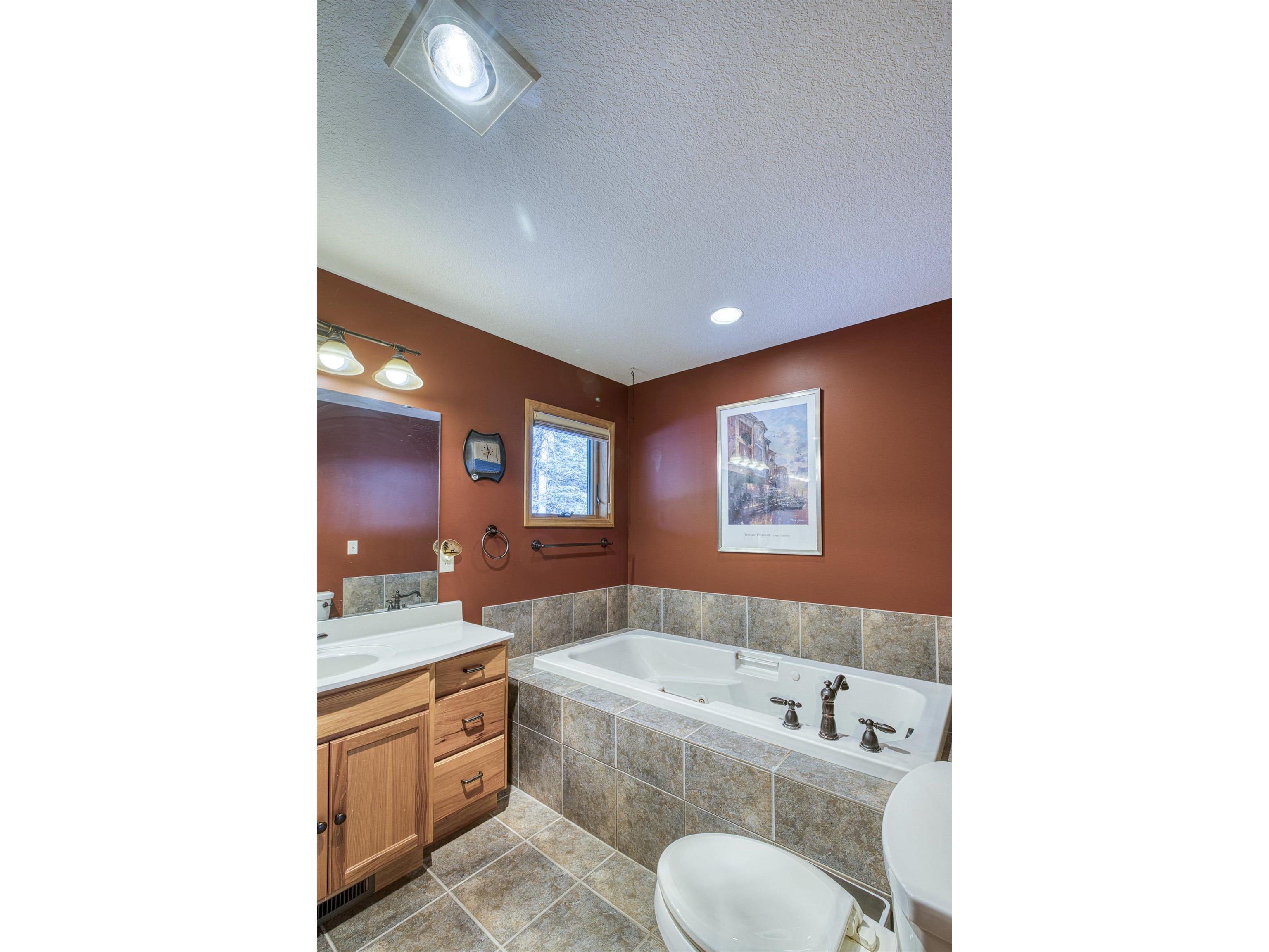 2472 Cliff View Cr Two Harbors MN 55616 - Lake Superior 6123564 image16