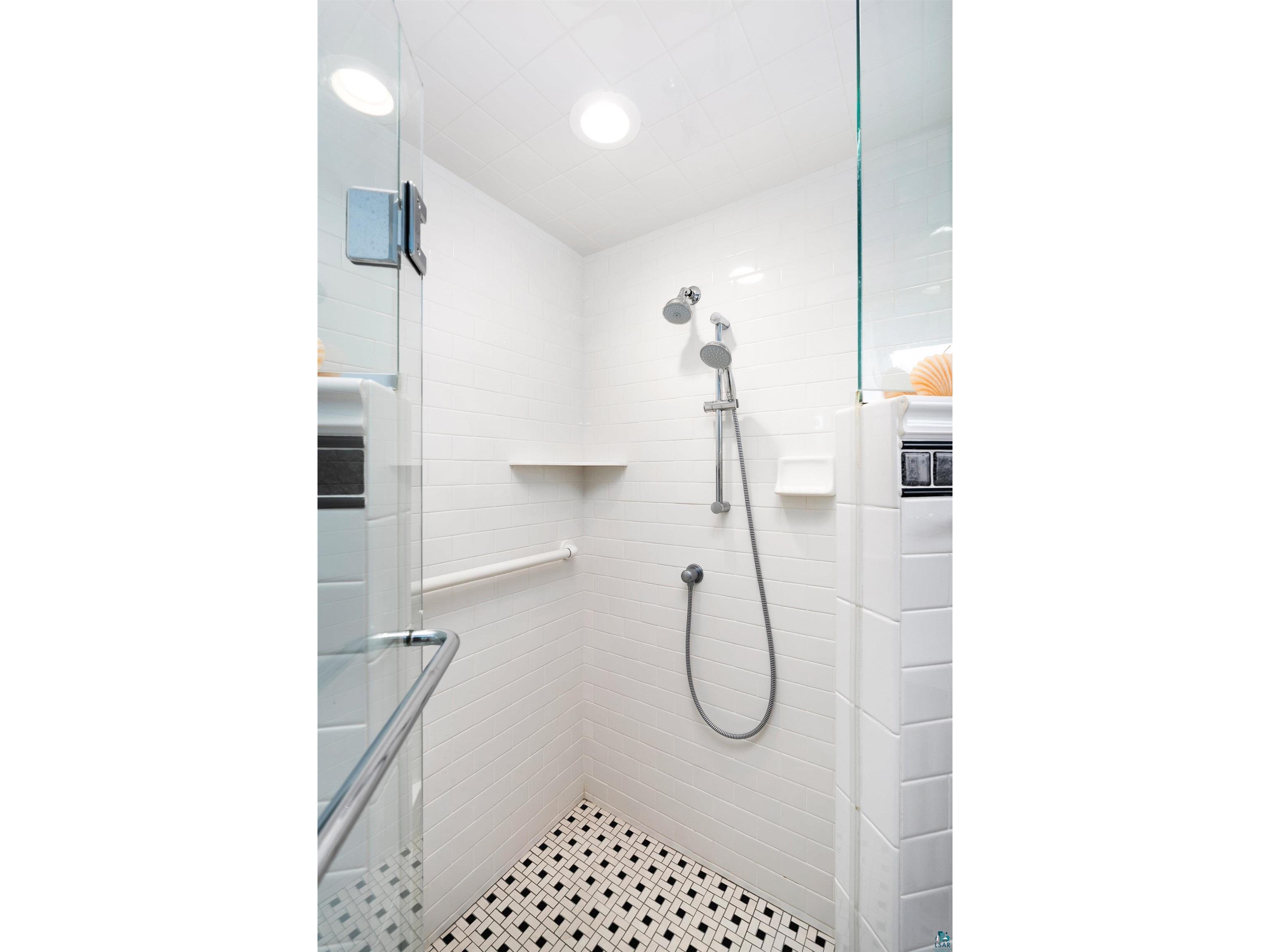 2514 E Superior St Duluth MN 55812 6123966 image45