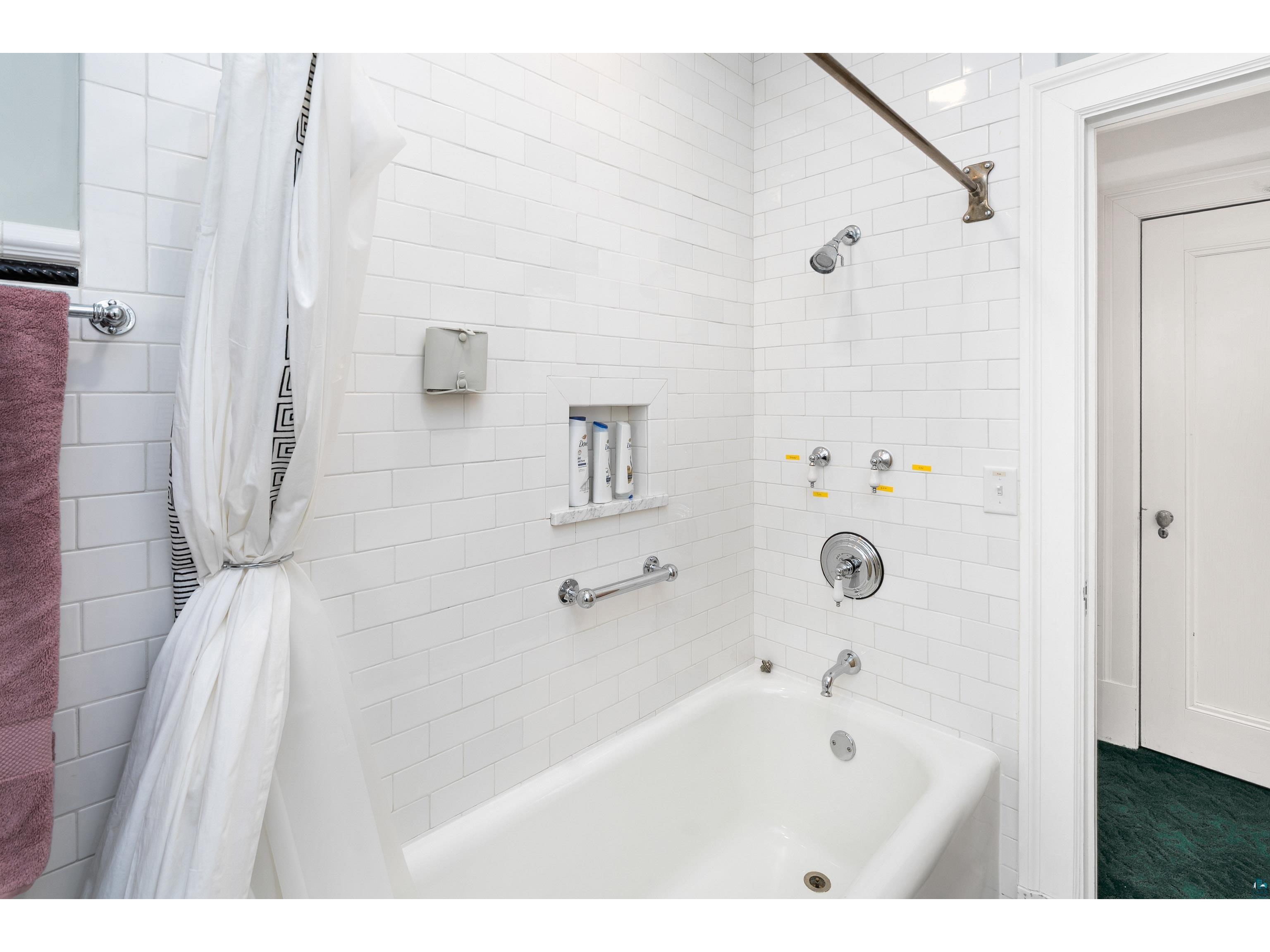 2514 E Superior St Duluth MN 55812 6123966 image54