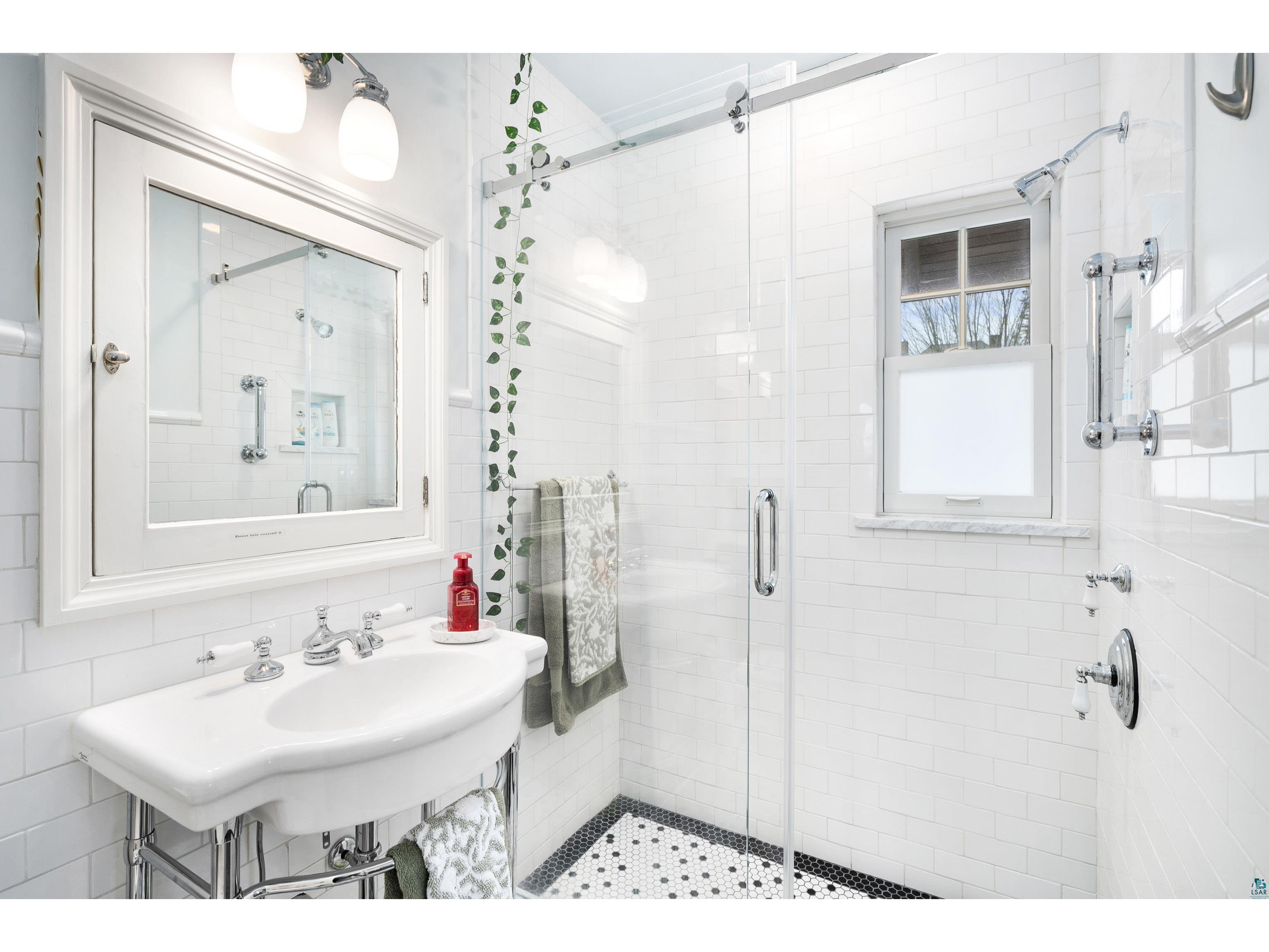 2514 E Superior St Duluth MN 55812 6123966 image58