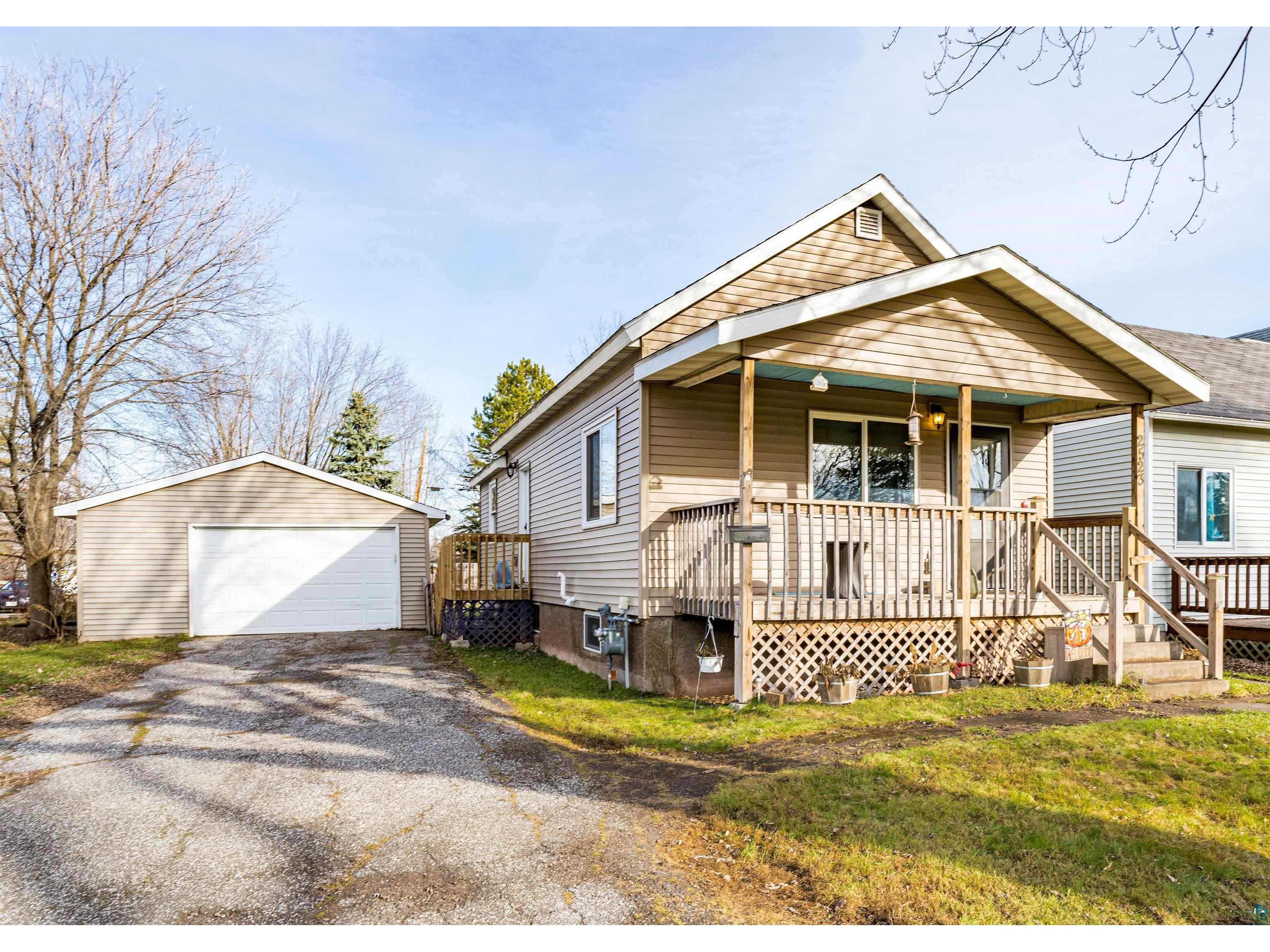 2523 E 7th St Superior WI 54880 6117056 image1