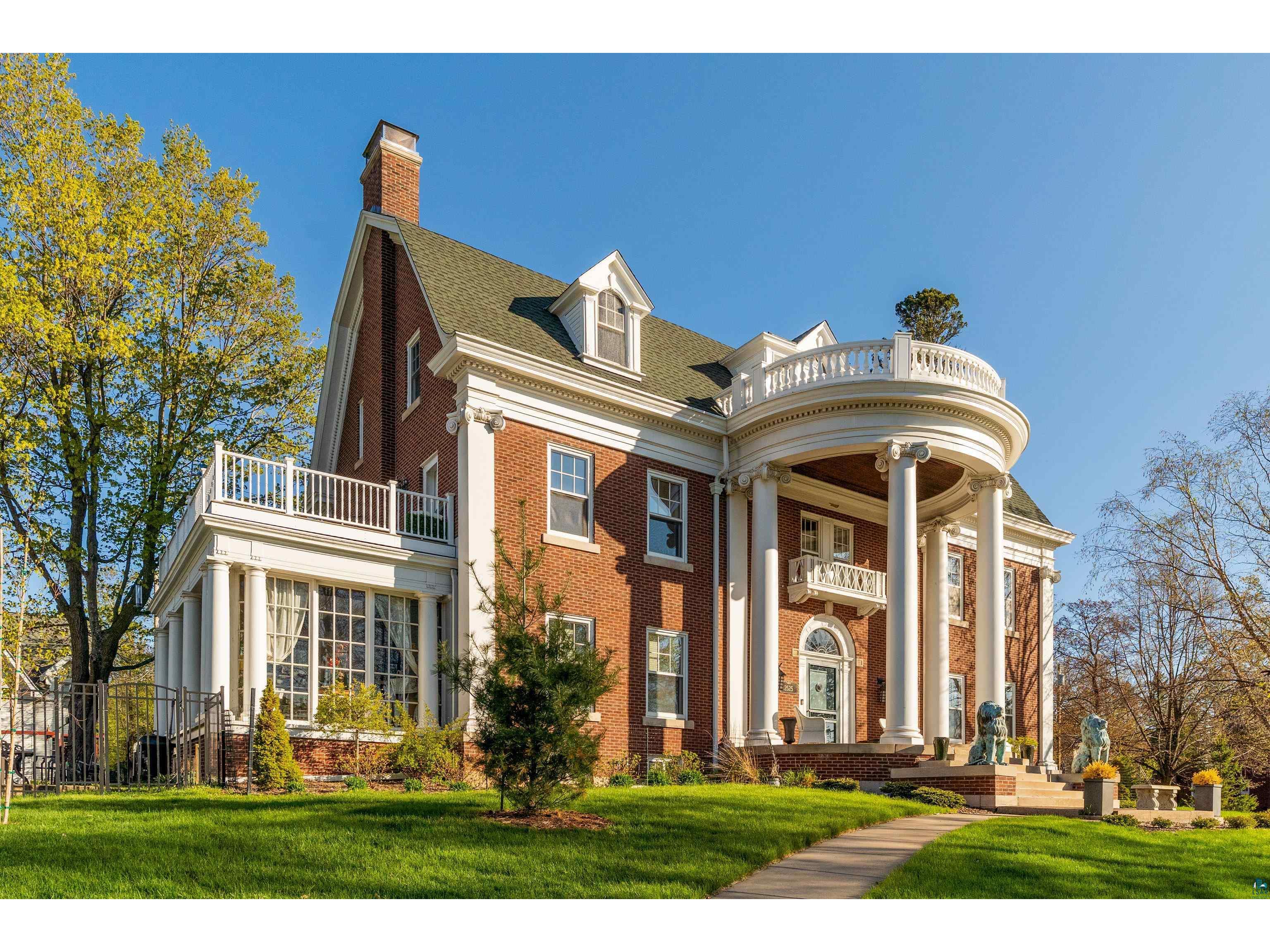 2525 E 2nd St Duluth MN 55812 6119554 image1