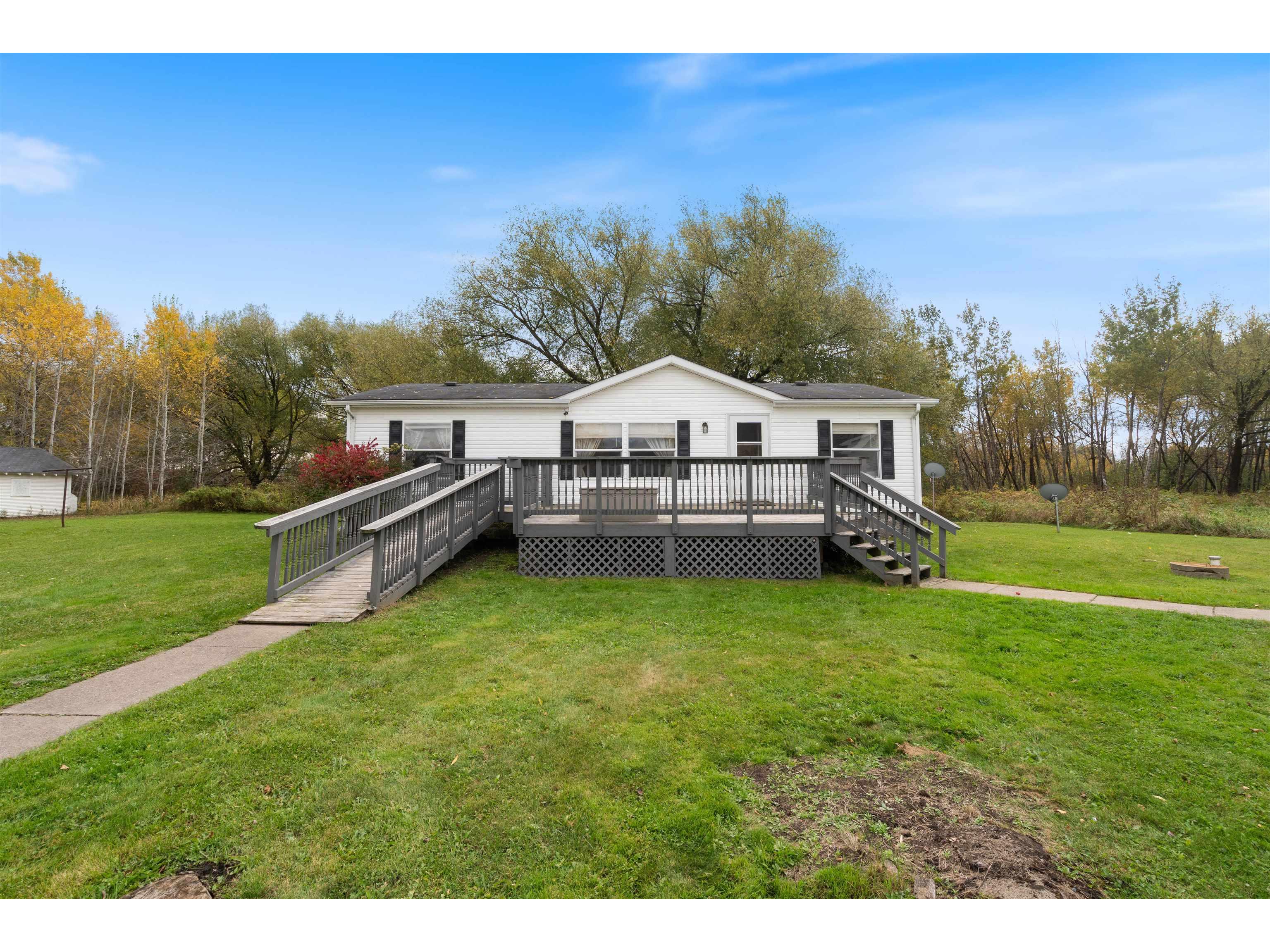 2604 N 32nd St Superior WI 54880 6122589 image1