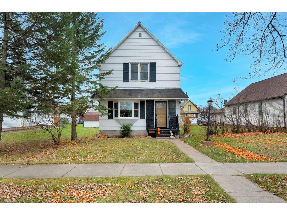 2608 E 4th St Superior WI 54880 6122886 image1
