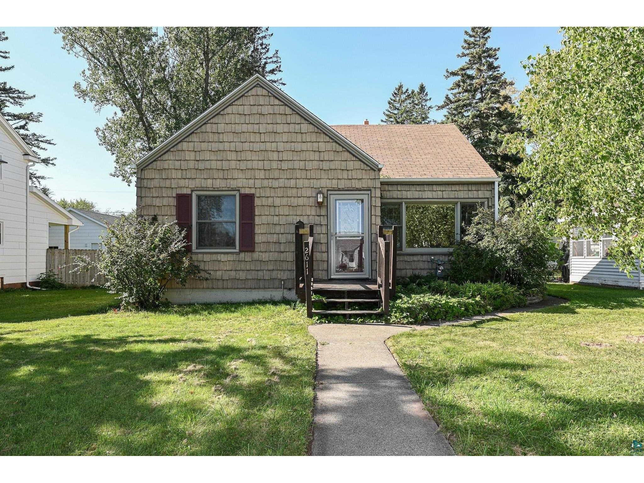 2611 Hammond Ave Superior WI 54880 6116378 image1