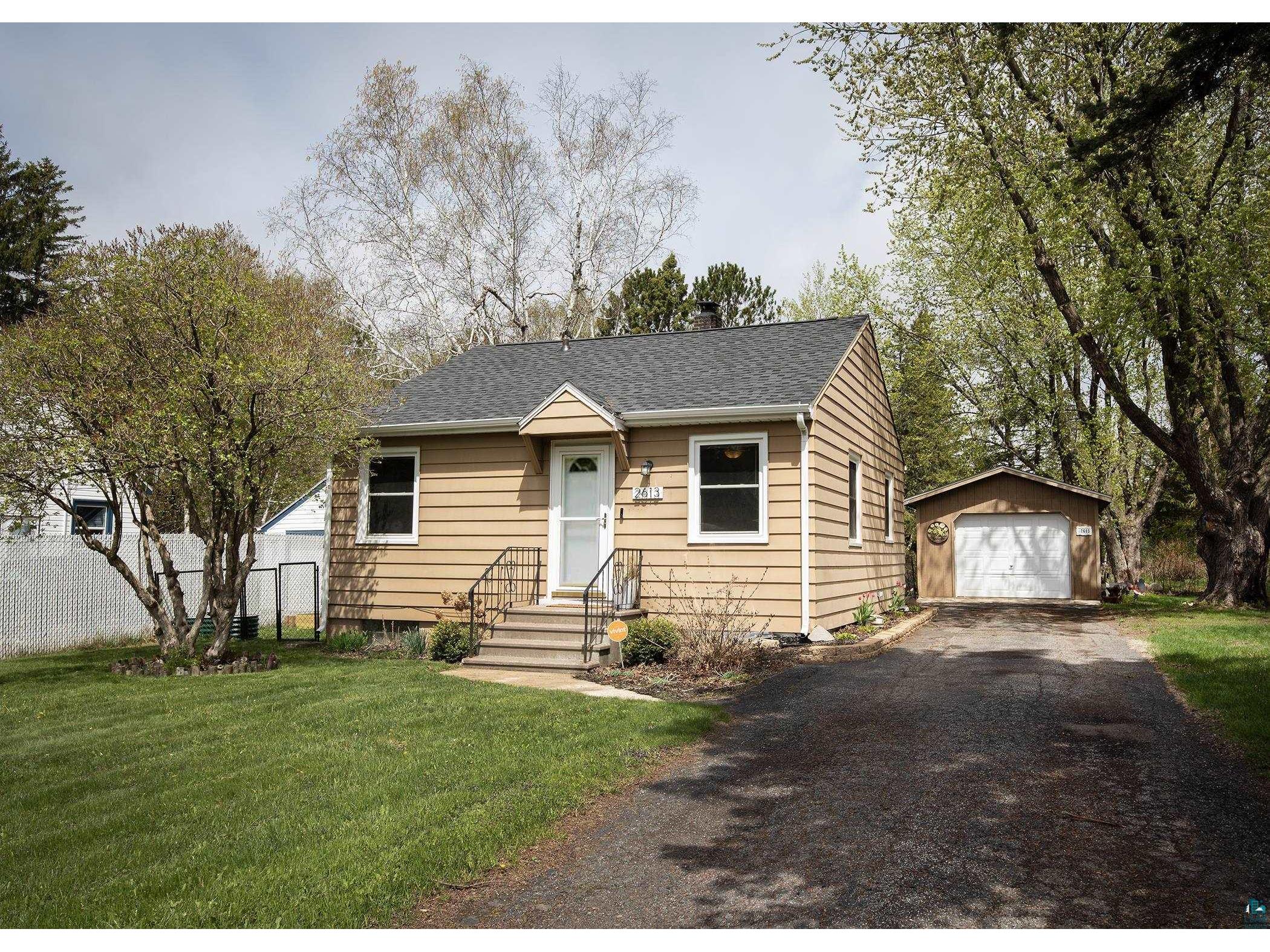 2613 Hagberg St Duluth MN 55811 6119423 image1