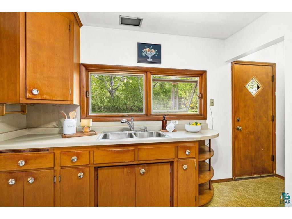 2627 W 15th St Duluth MN 55806 6125841 image7