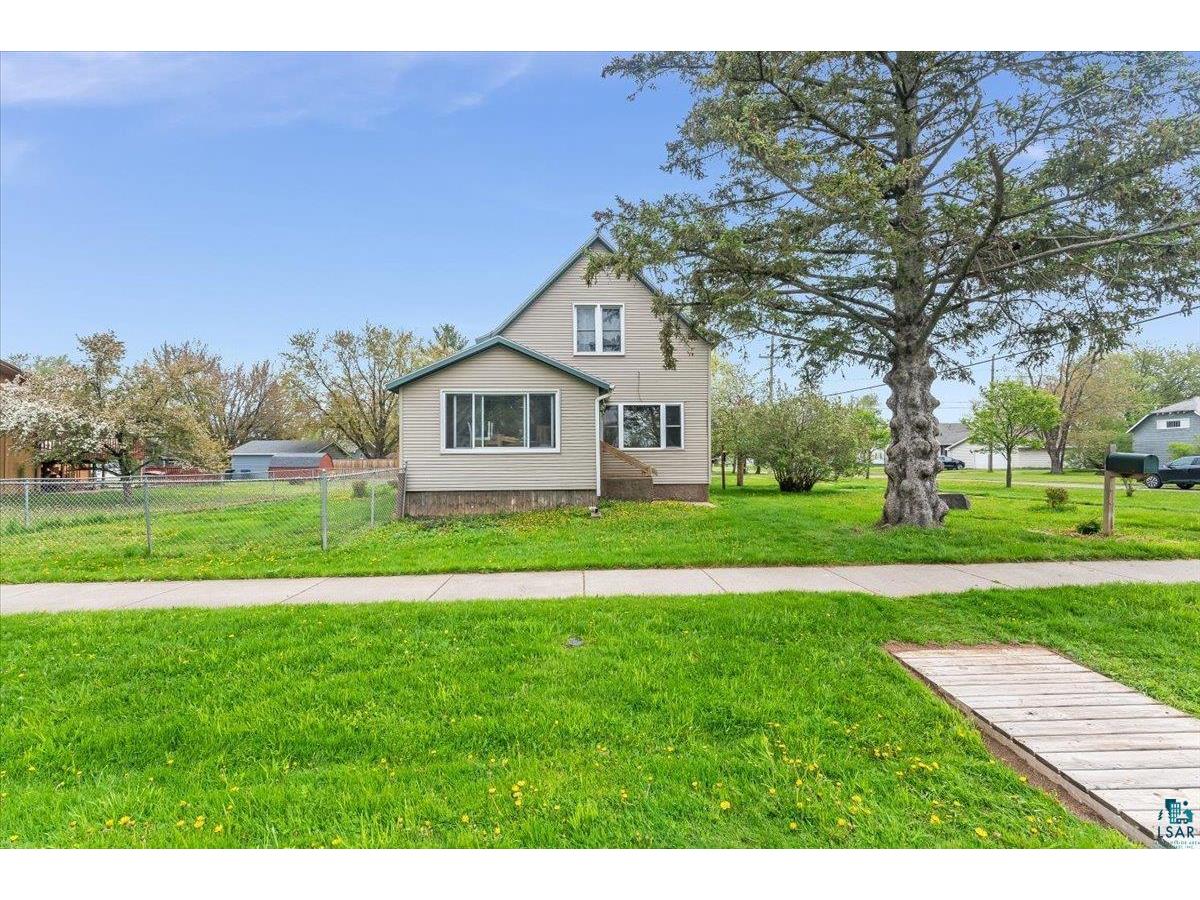 2629 E 4th St Superior WI 54880 6108555 image1
