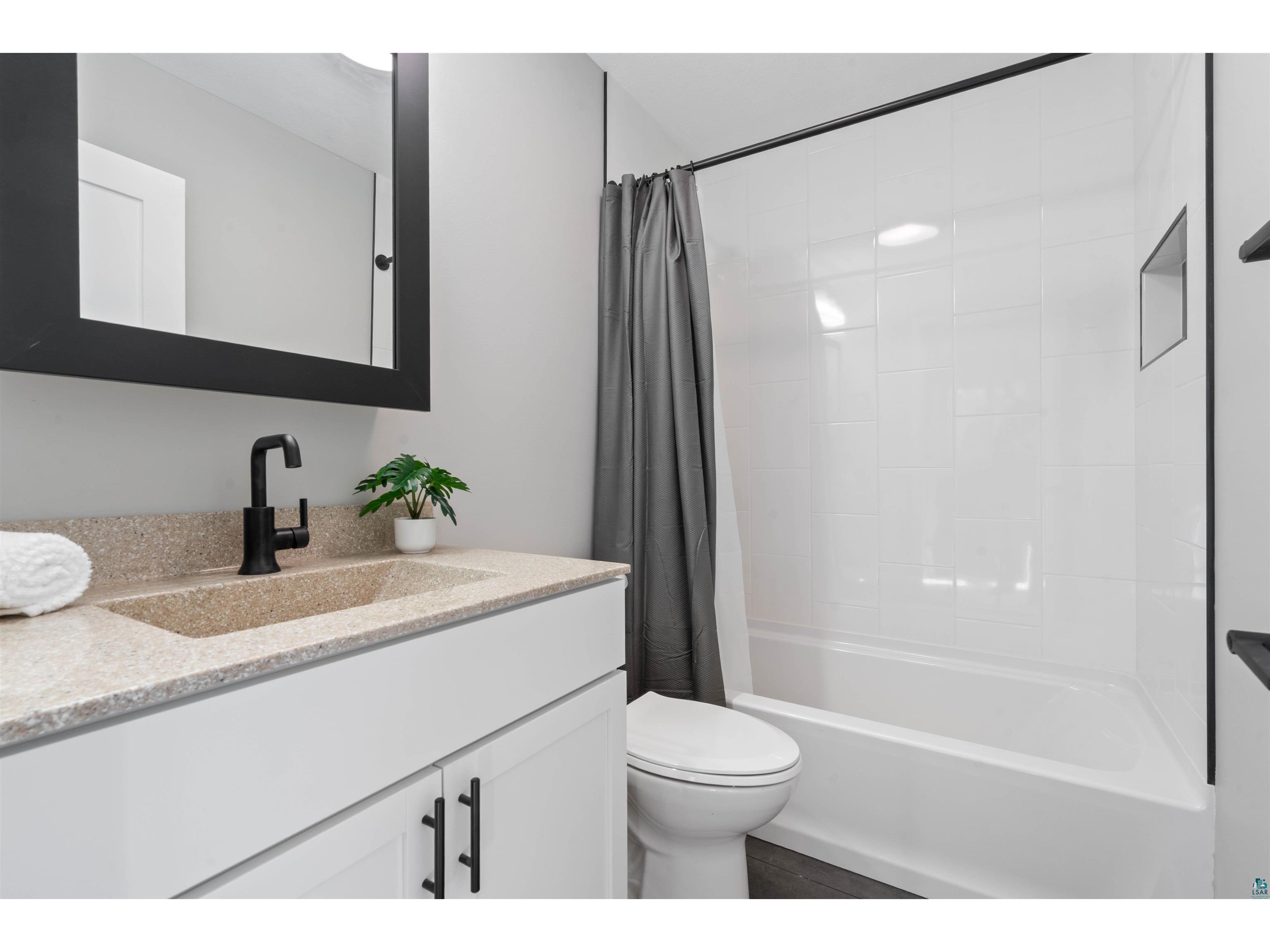 2645 Hagberg St Duluth MN 55811 6125037 image25