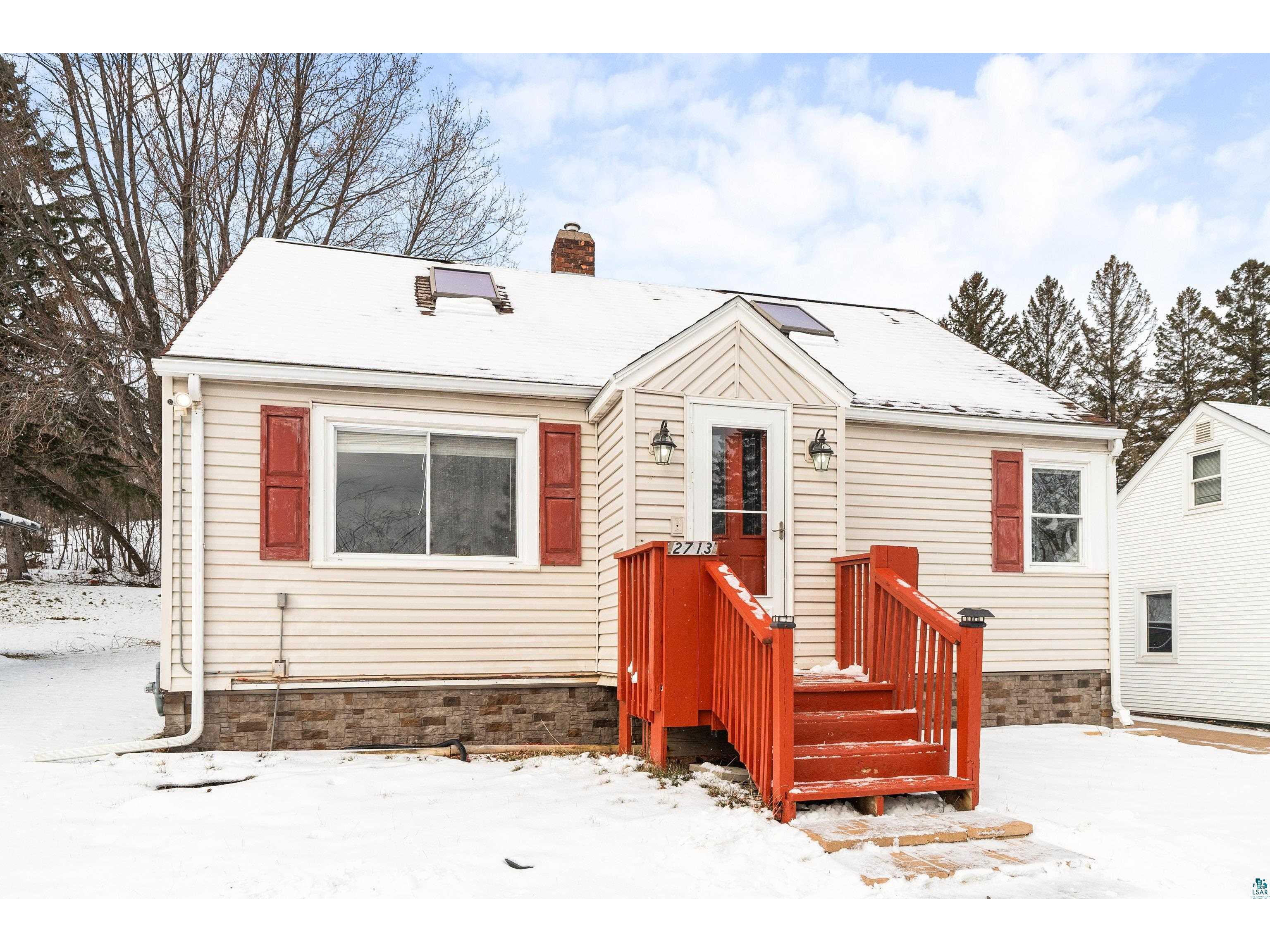 2713 W 15th St Duluth MN 55806 6117265 image1