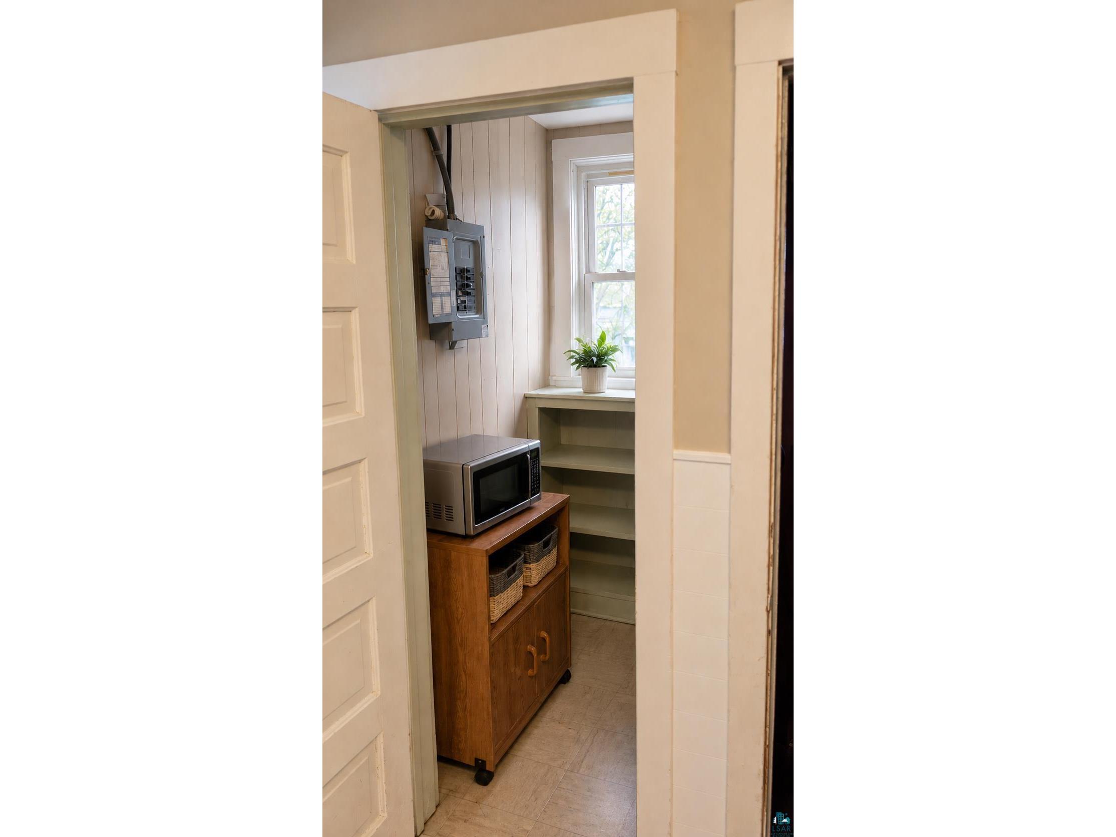 2713 W 3rd St Duluth MN 55806 6125093 image11