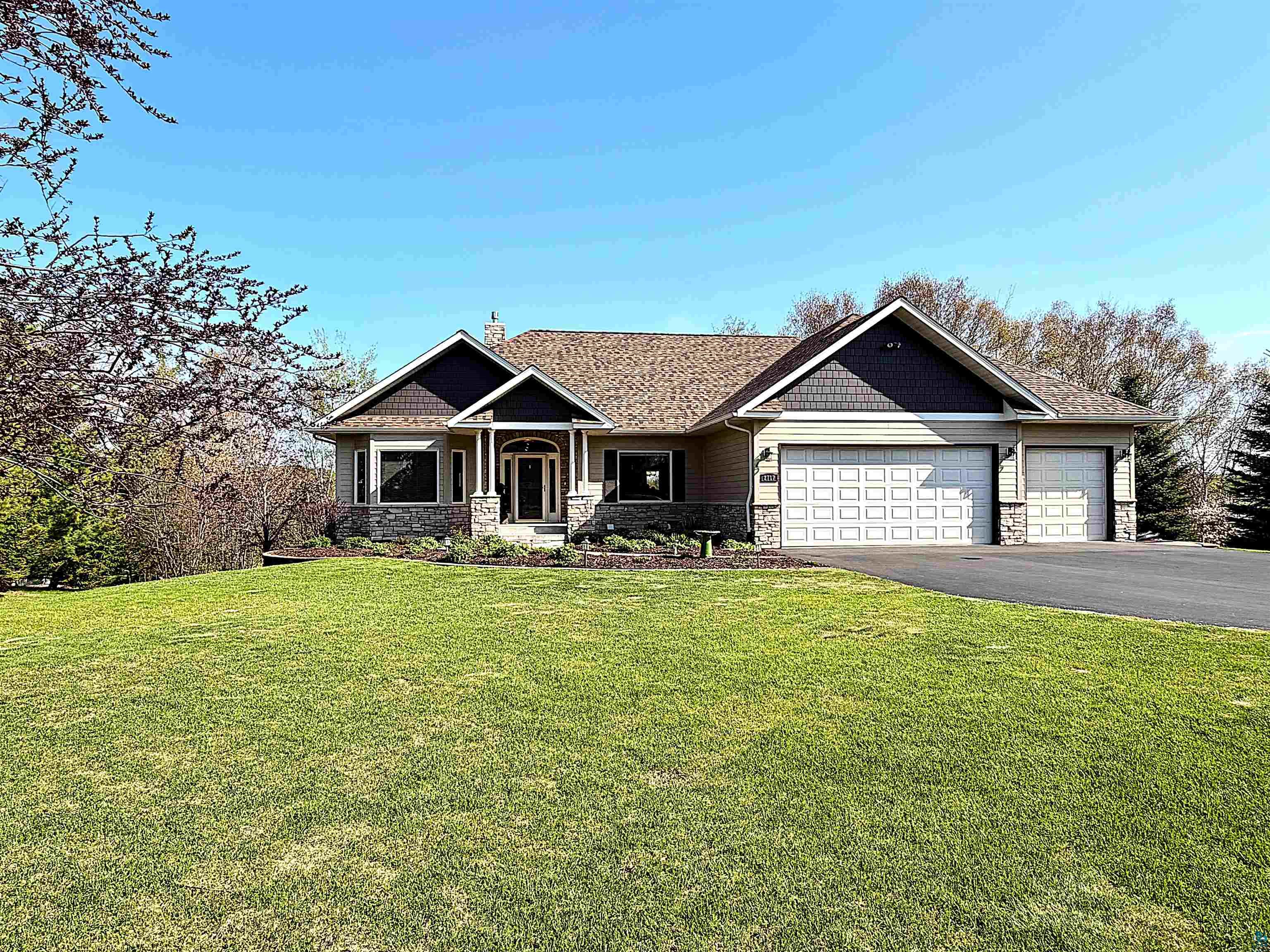 2717 Northridge Dr Duluth MN 55811 6125365 image1