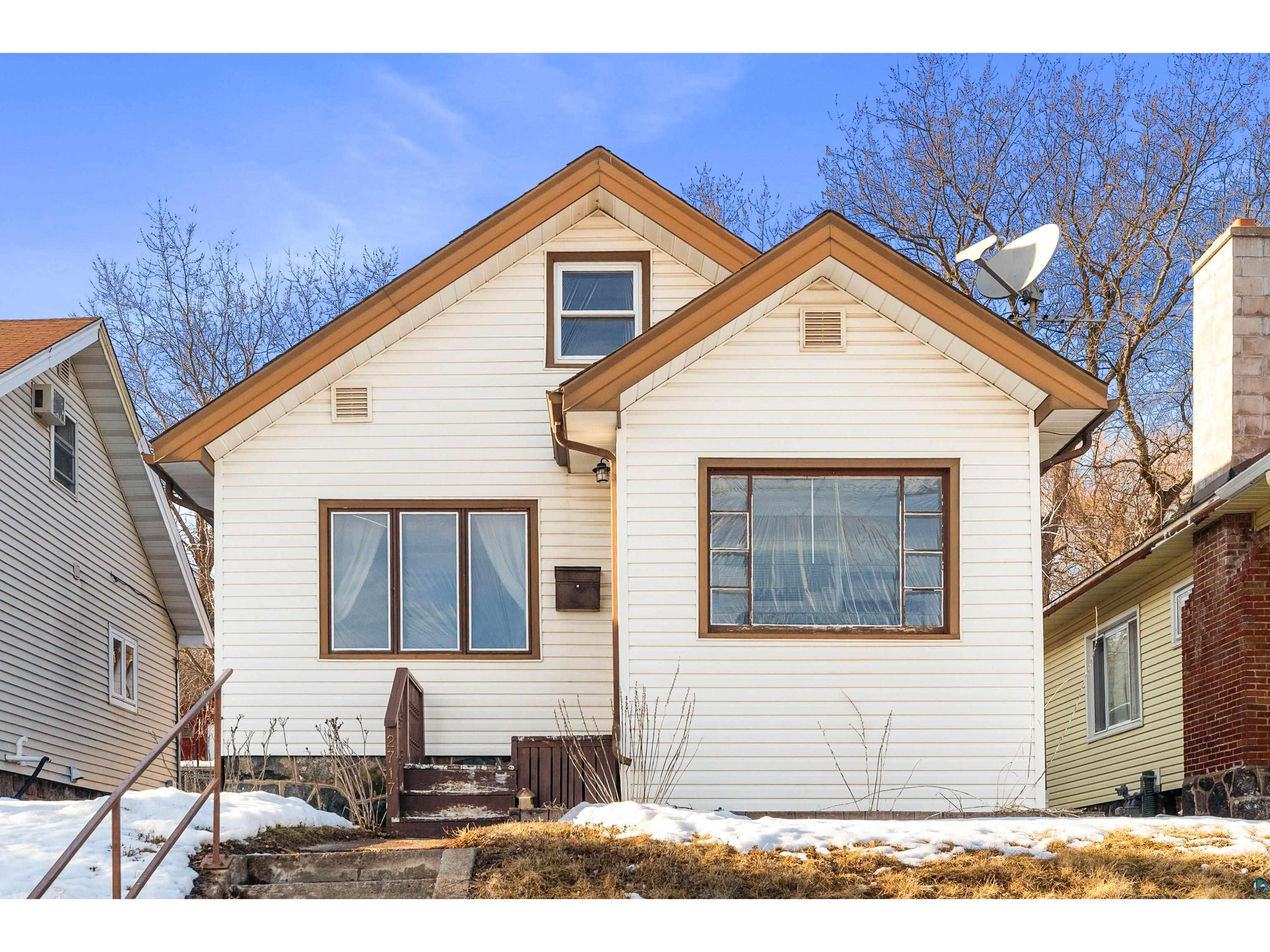 2717 W 9th St Duluth MN 55806 6117965 image1