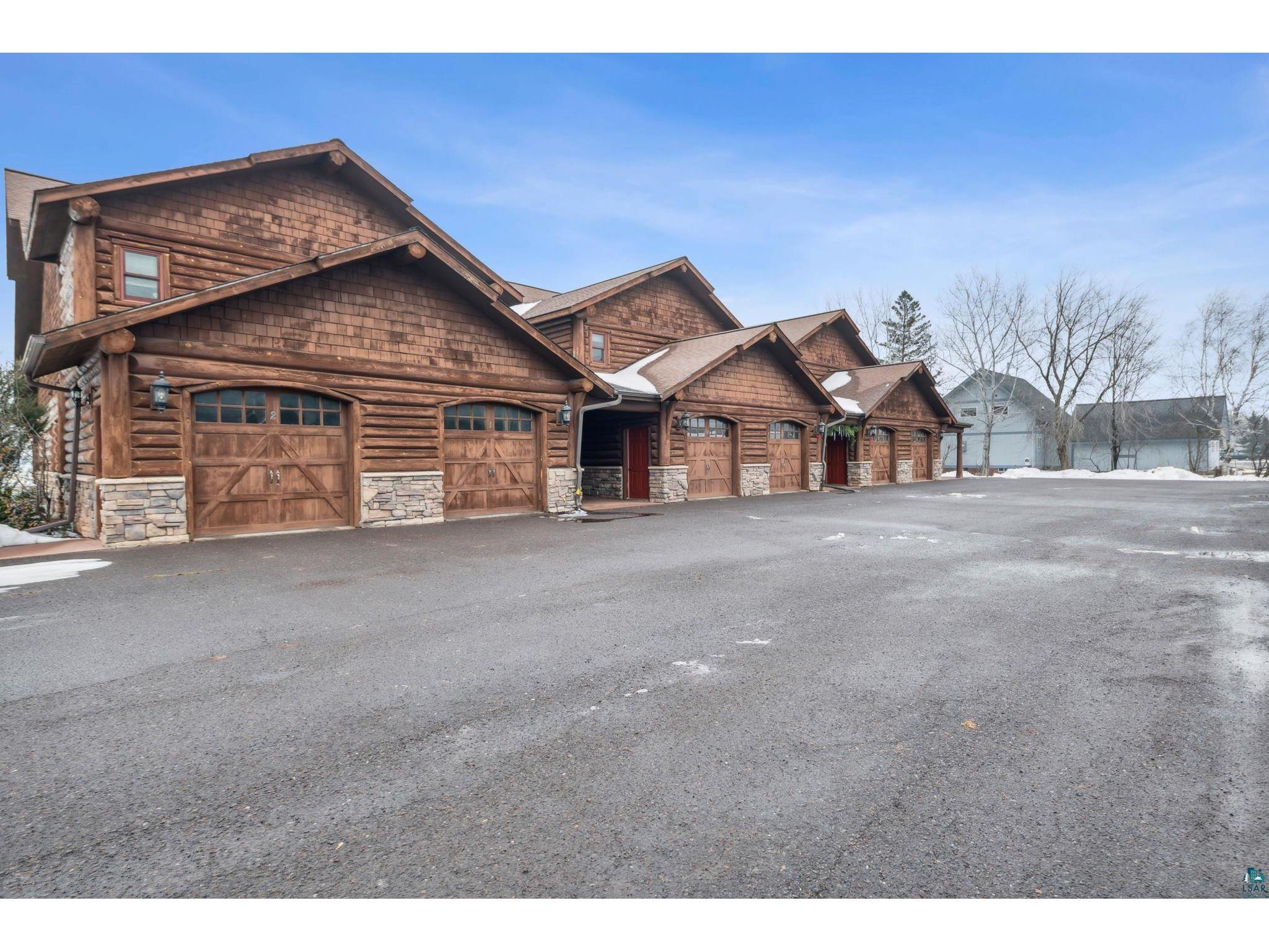 2729 E Lake Shore Dr Ashland WI 54806 - Lake Superior 6112072 image1