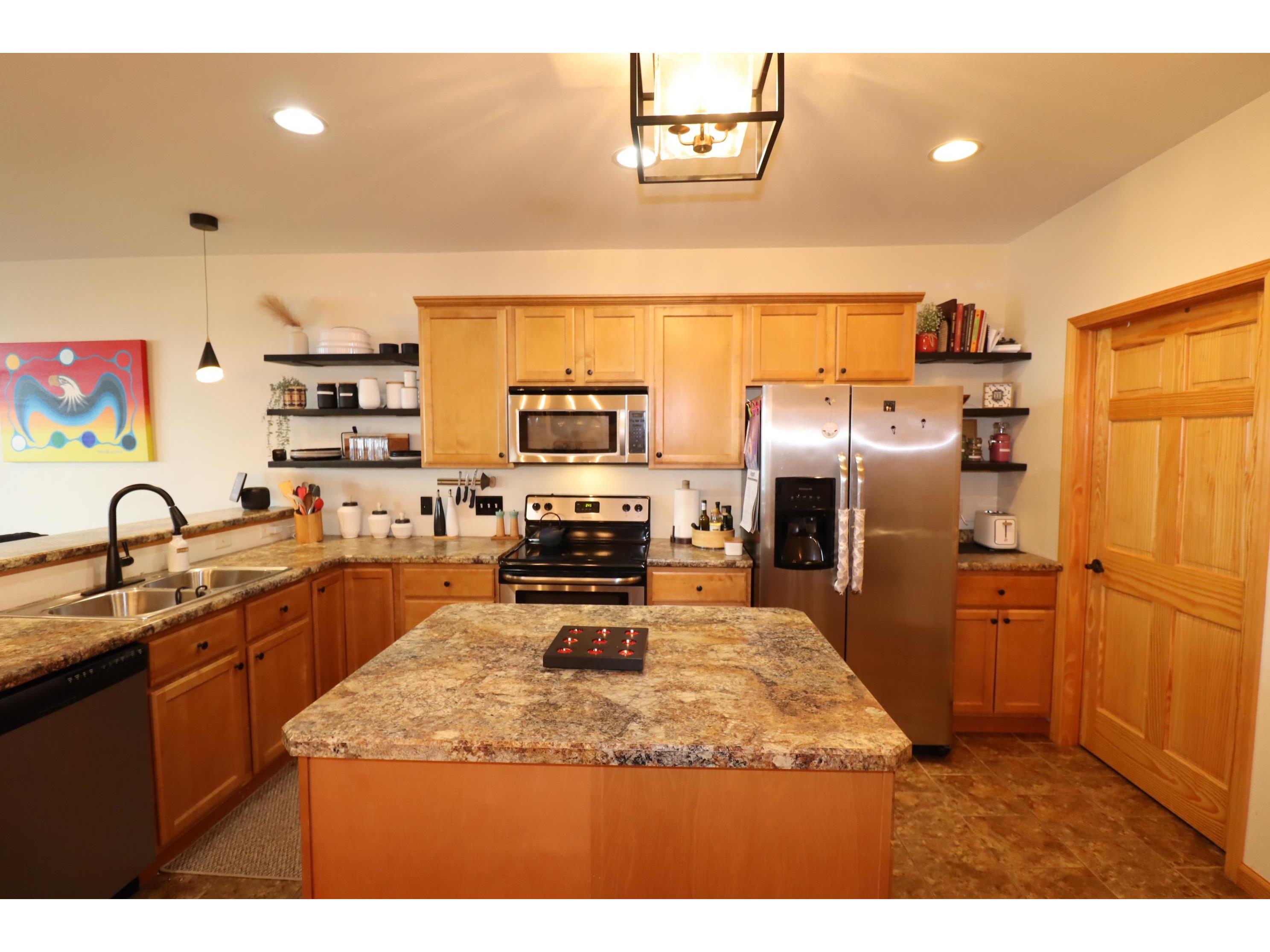 2729 Lake Shore Dr E Ashland WI 54806 - Lake Superior 6121271 image24