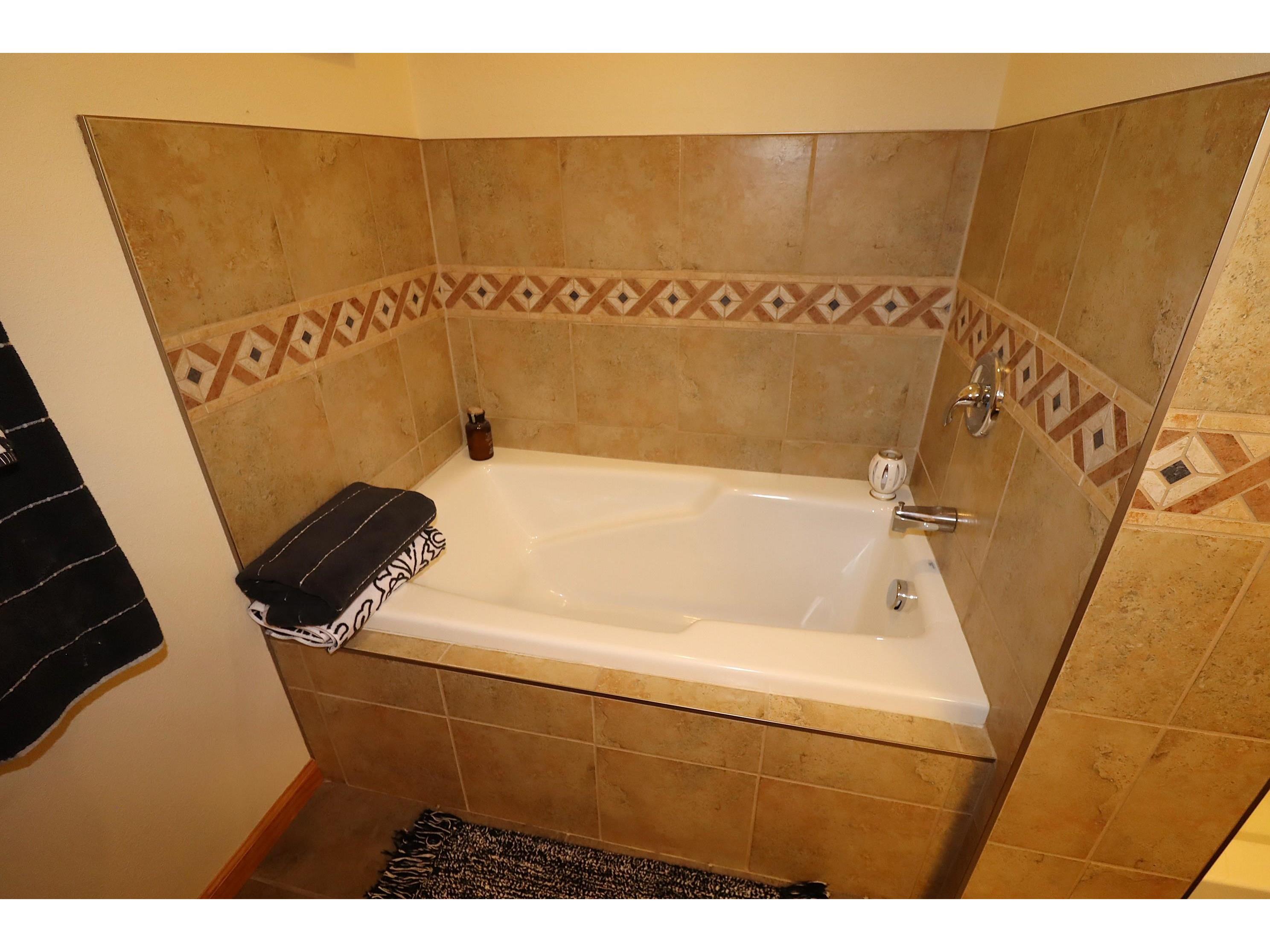 2729 Lake Shore Dr E Ashland WI 54806 - Lake Superior 6121271 image30