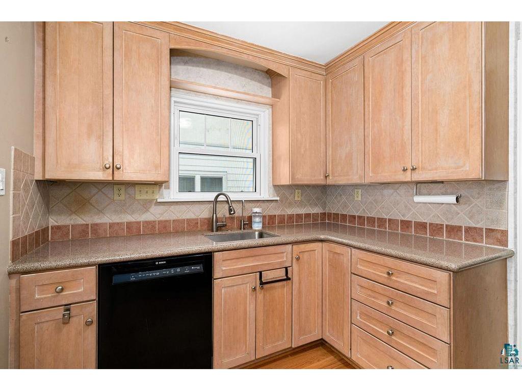 2815 E 2nd St Duluth MN 55812 6123482 image18