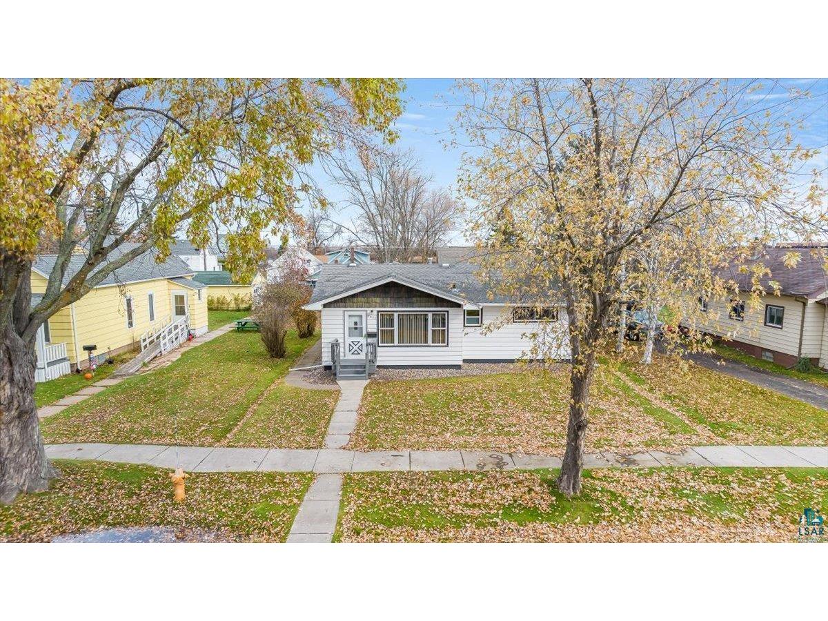 2821 E 4th St Superior WI 54880 6111435 image1
