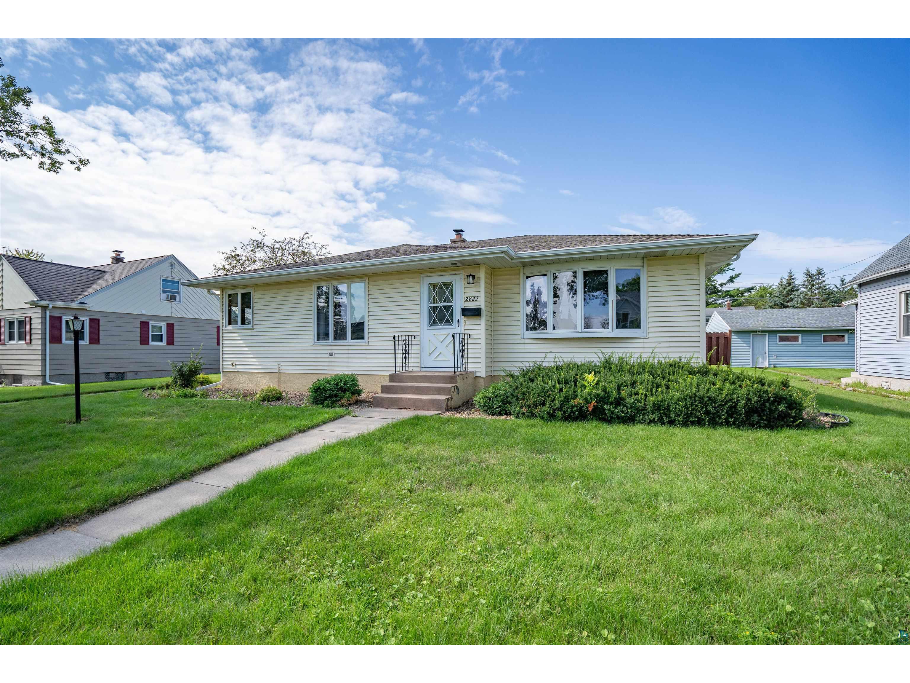 2822 E 4th St Superior WI 54880 6115644 image1