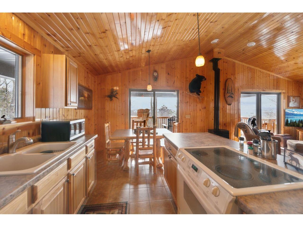 28255 Friendly Valley Rd Washburn WI 54891 6117500 image8