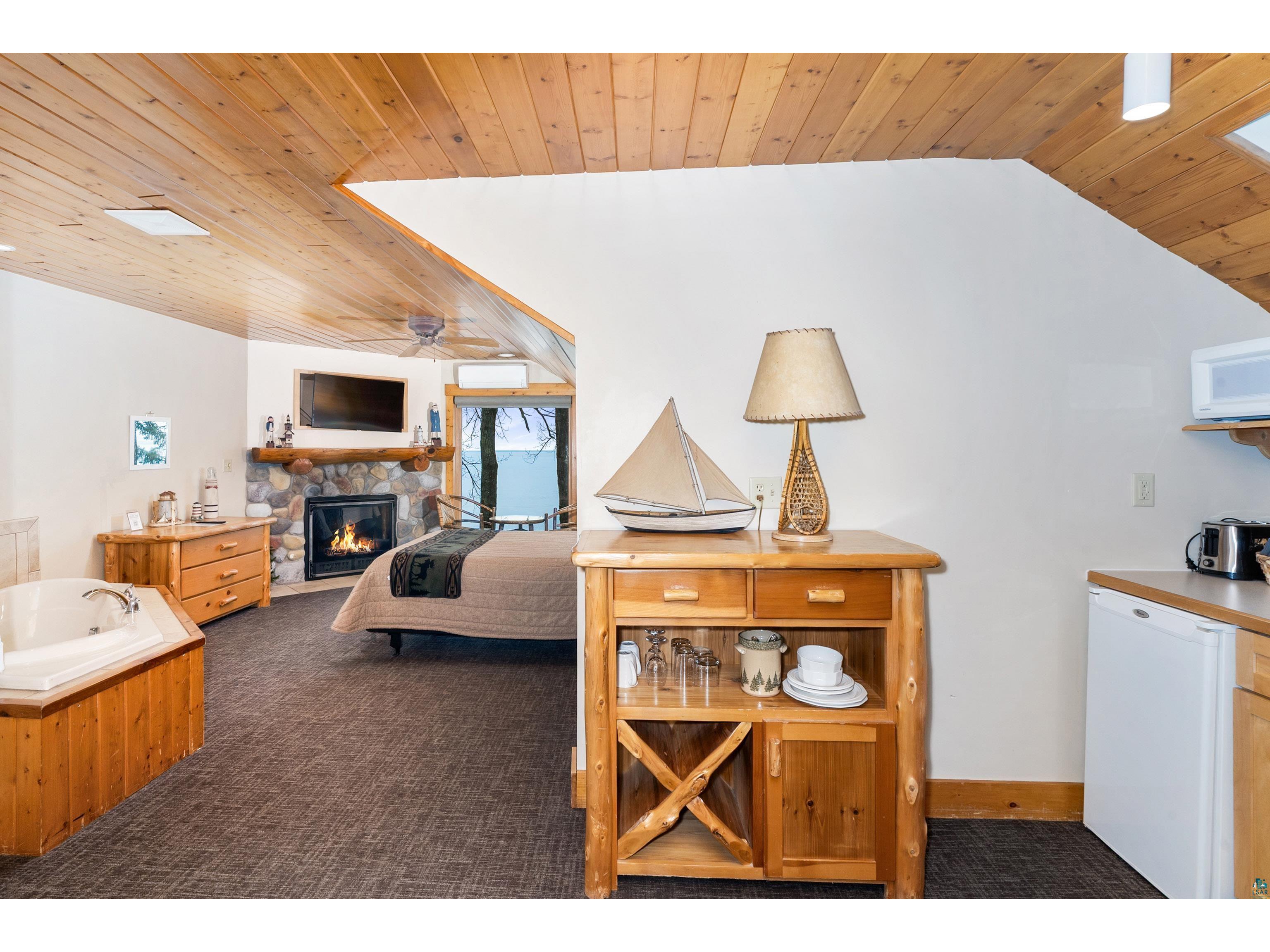 2826 Highway 61 Two Harbors MN 55616 - Lake Superior 6124673 image35