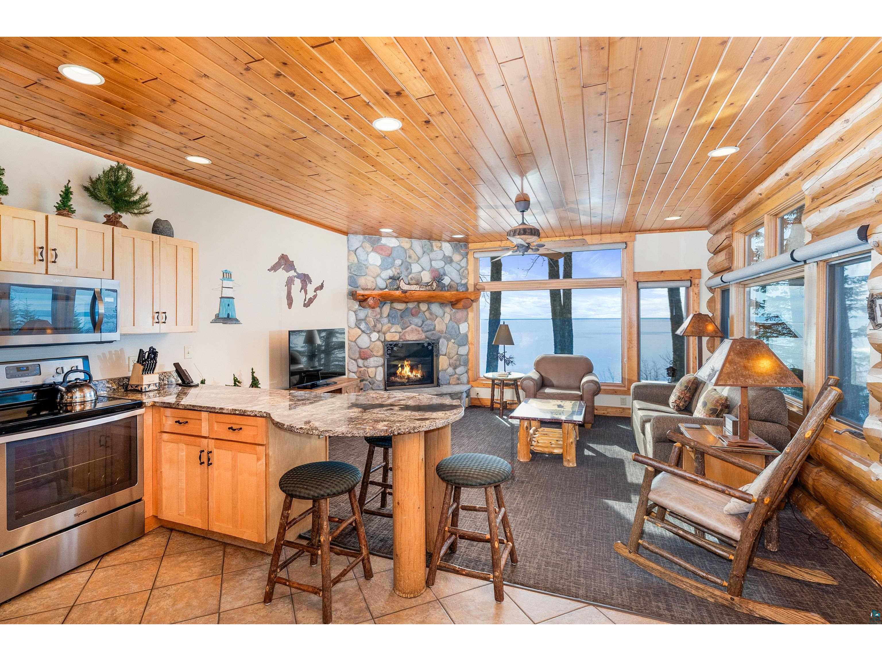 2826 Highway 61 Two Harbors MN 55616 - Lake Superior 6124673 image8