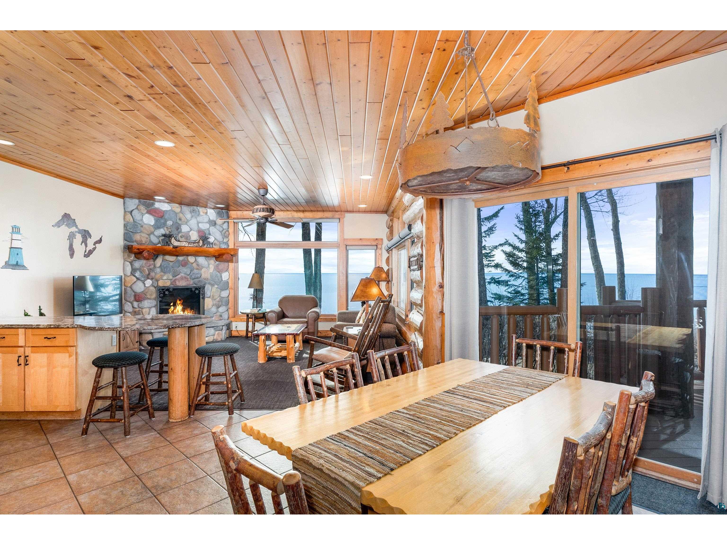 2826 Highway 61 Two Harbors MN 55616 - Lake Superior 6124673 image9