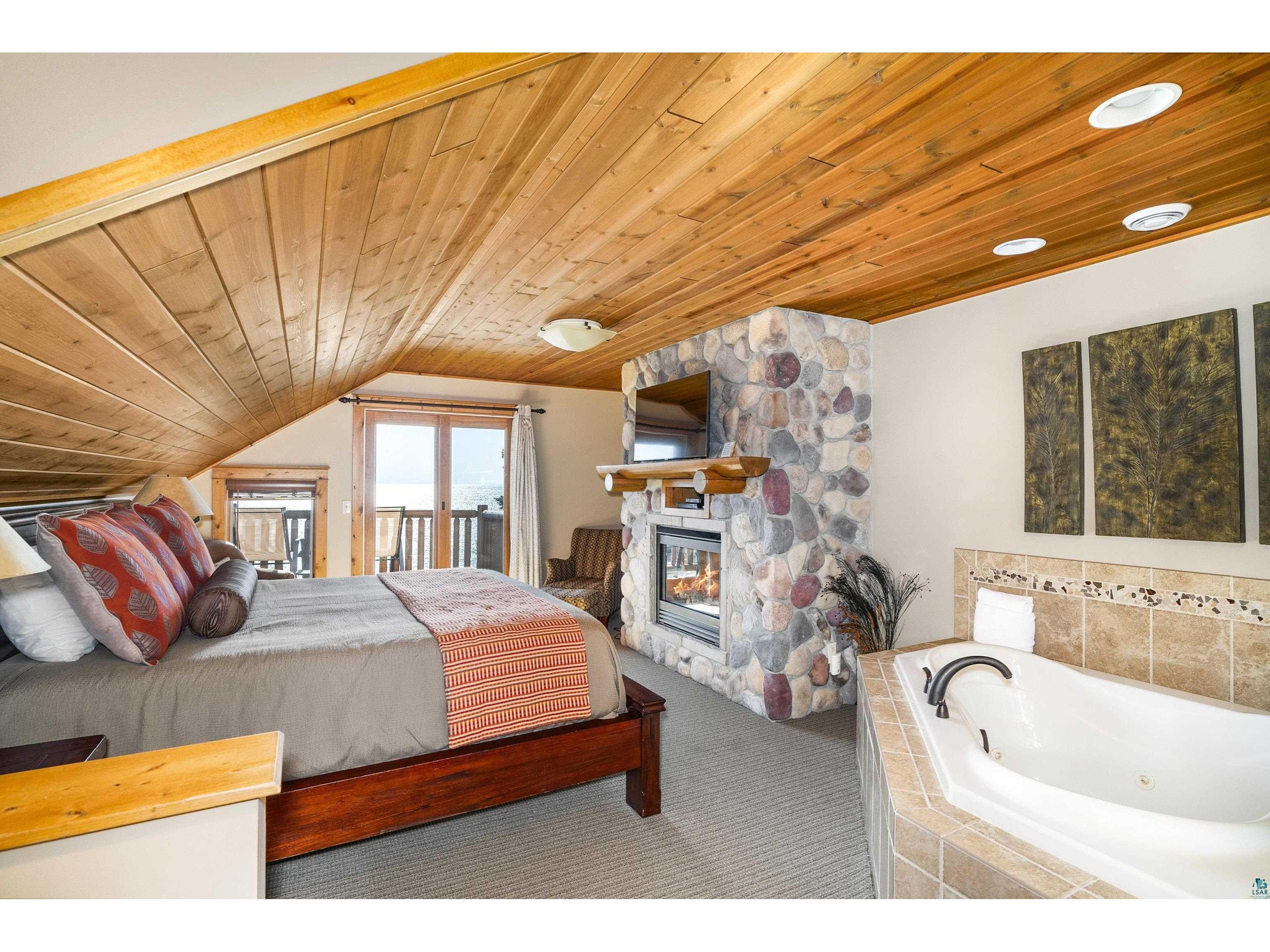 2826 Highway 61 Two Harbors MN 55616 - Lake Superior 6125149 image21
