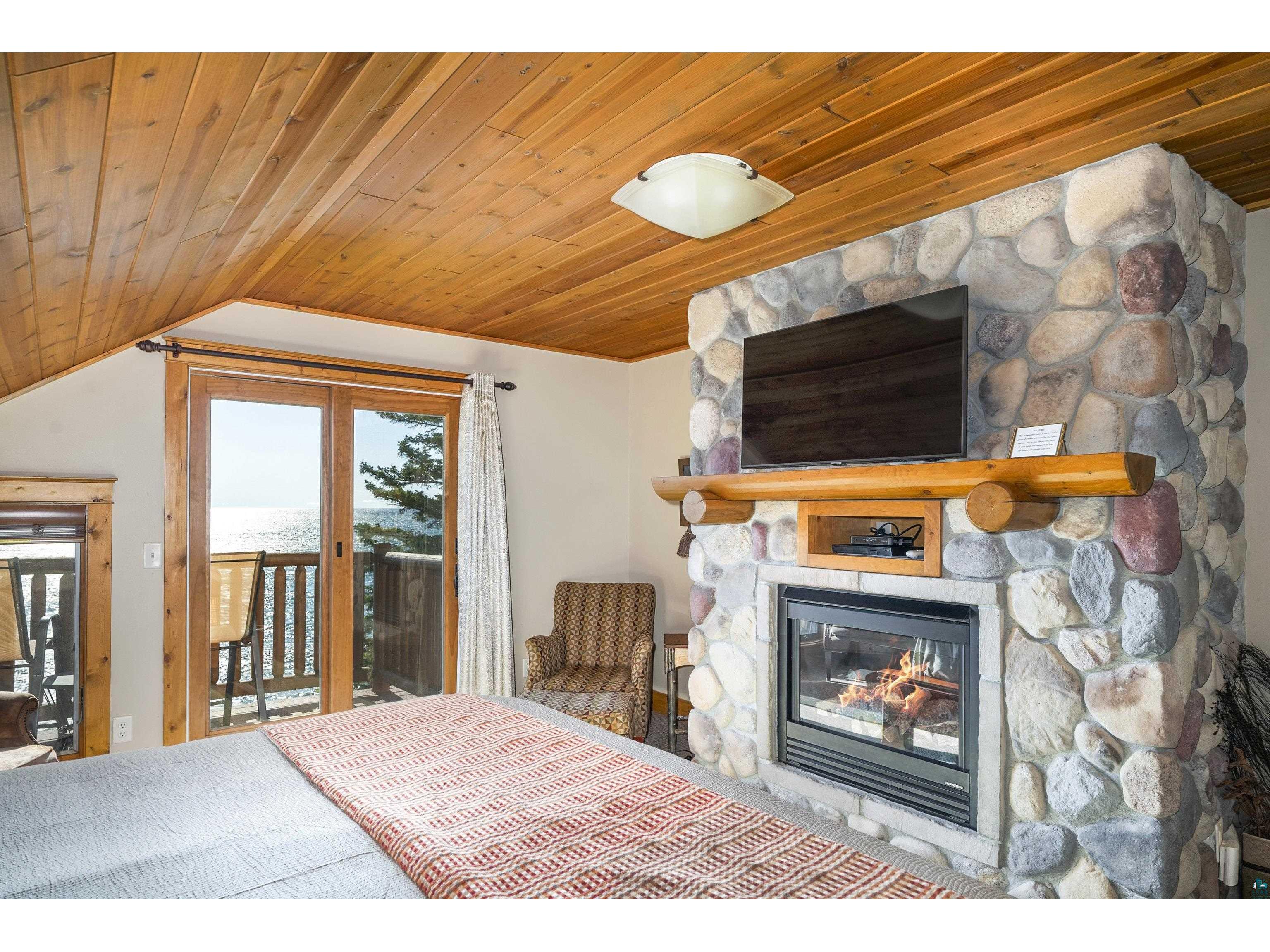 2826 Highway 61 Two Harbors MN 55616 - Lake Superior 6125149 image23