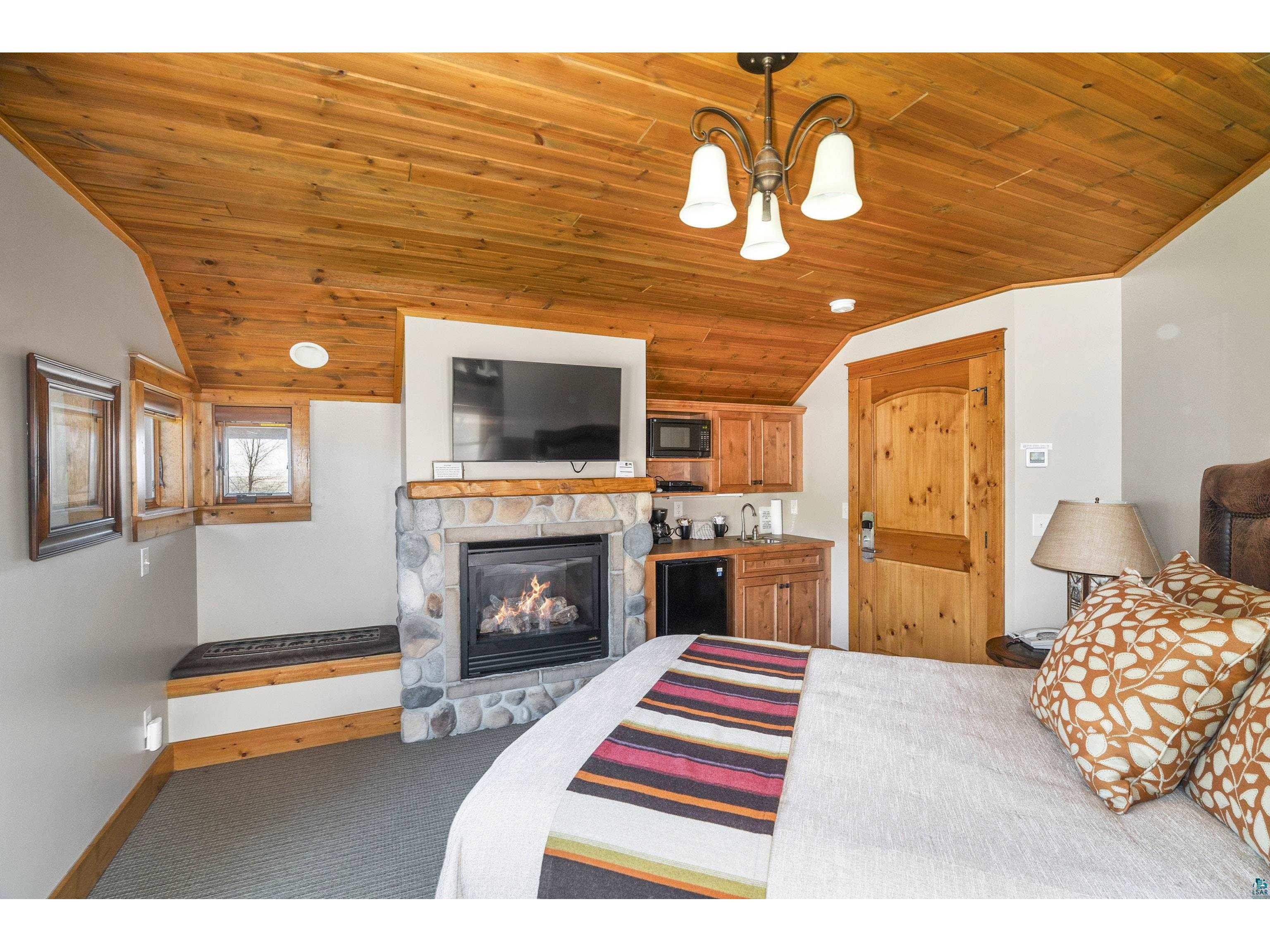 2826 Highway 61 Two Harbors MN 55616 - Lake Superior 6125149 image31