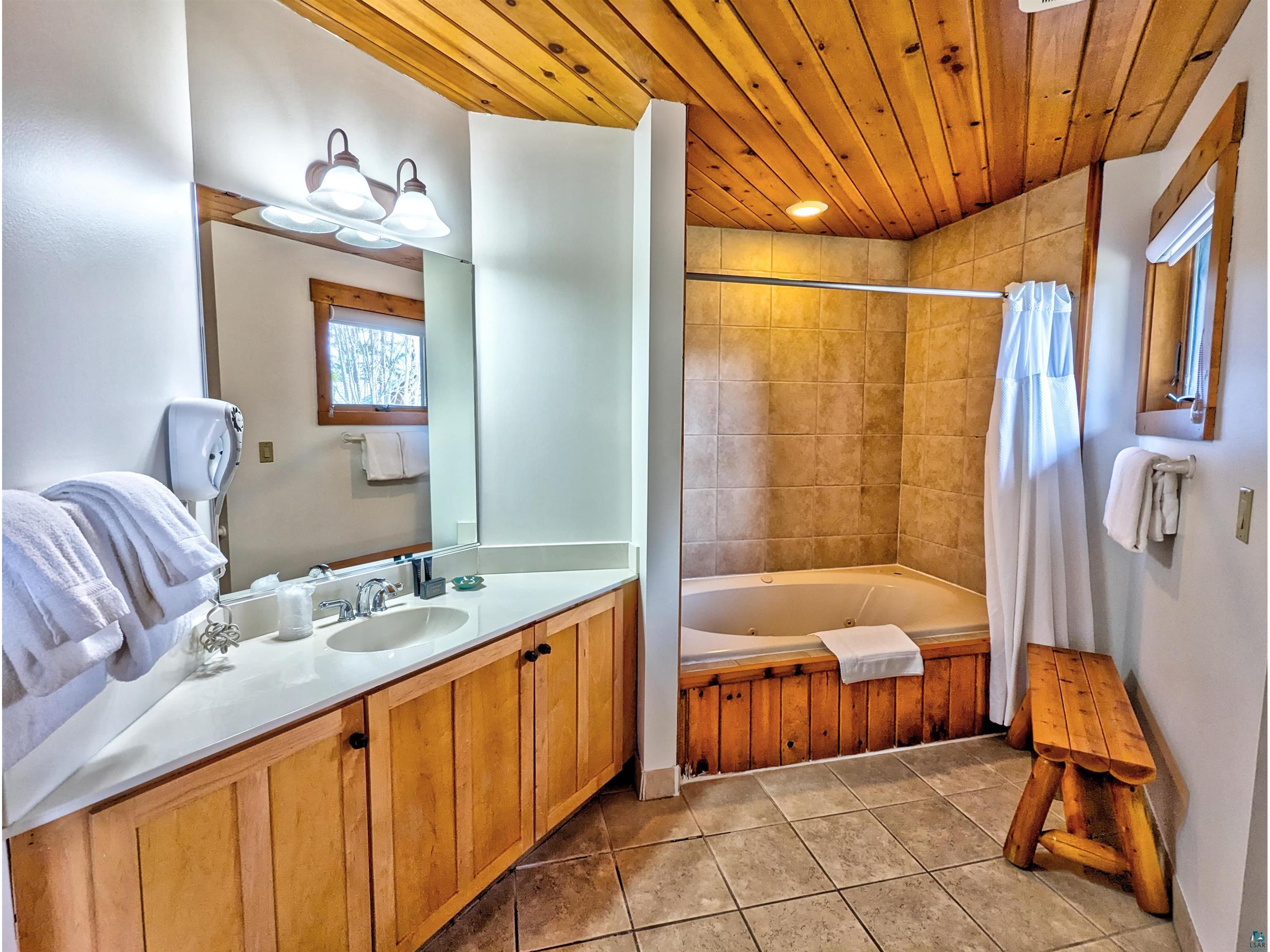 2826 Highway 61 Two Harbors MN 55616 - Lake Superior 6125335 image13