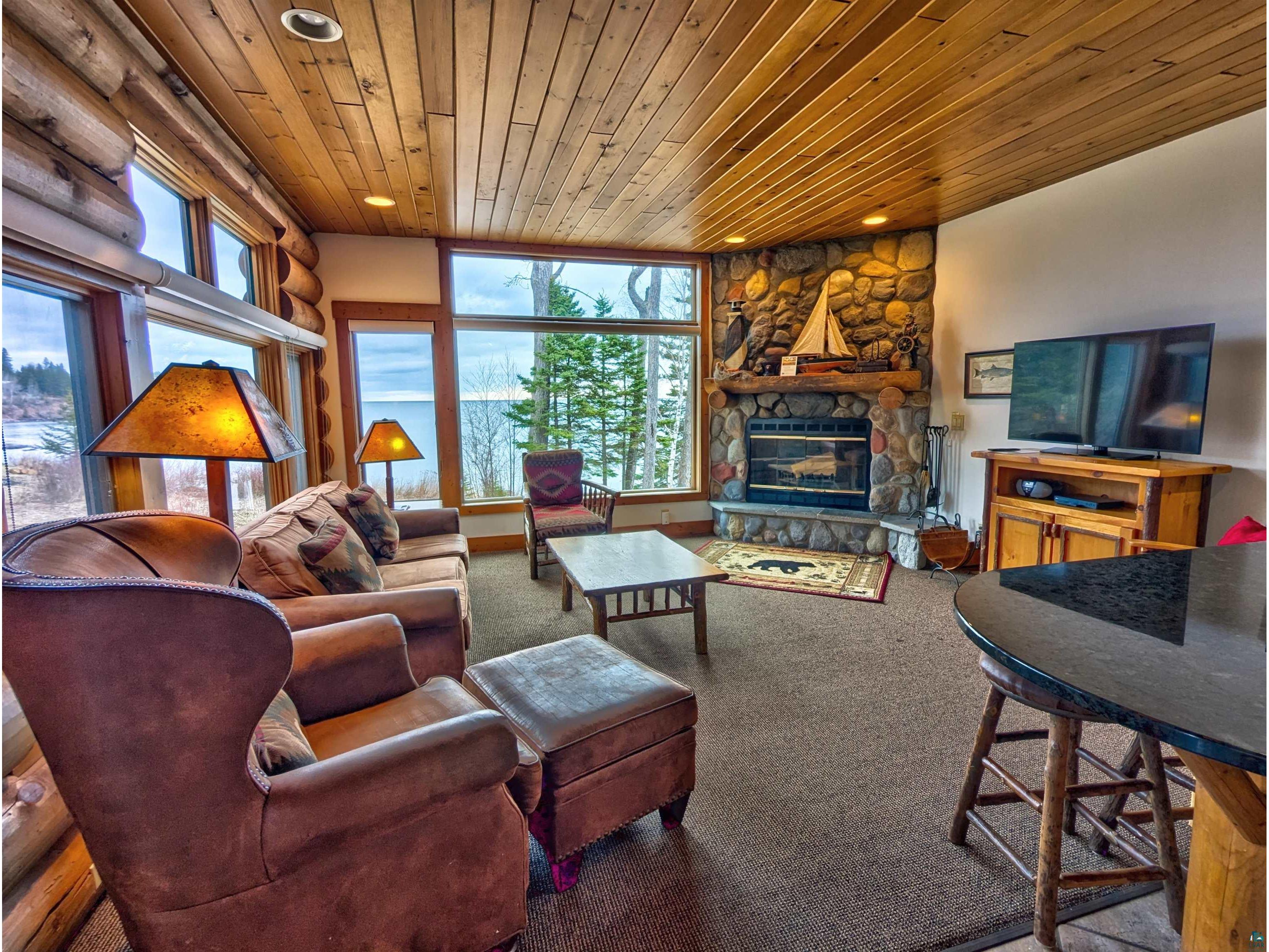 2826 Highway 61 Two Harbors MN 55616 - Lake Superior 6125335 image2