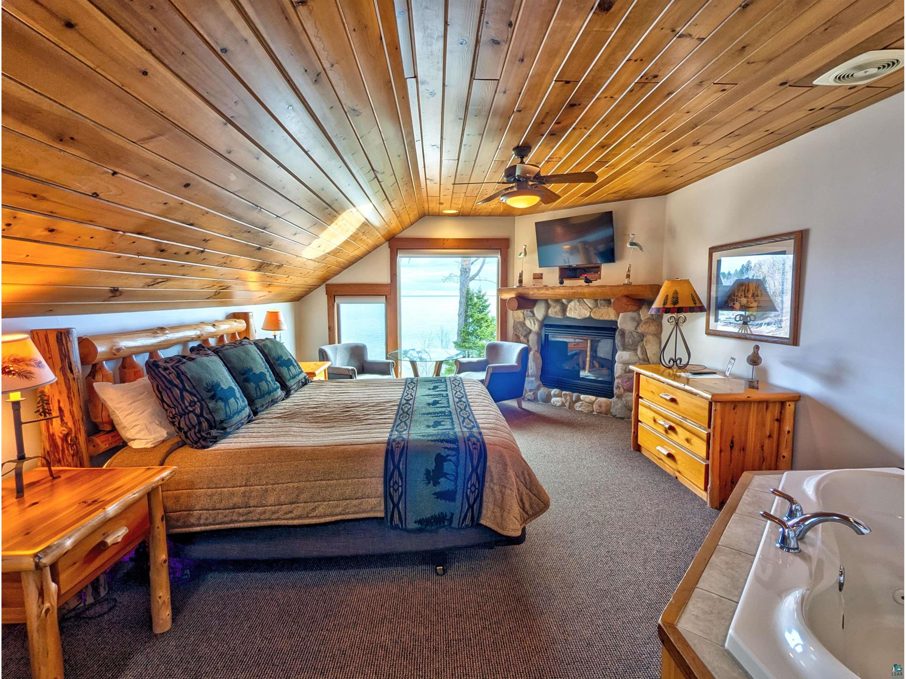2826 Highway 61 Two Harbors MN 55616 - Lake Superior 6125335 image9