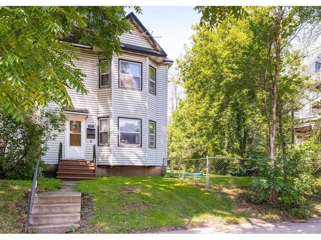 2911 W 3rd St Duluth MN 55806 6121470 image1