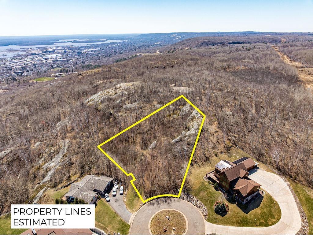 29xx W 15th St Duluth MN 55807 6120785 image1