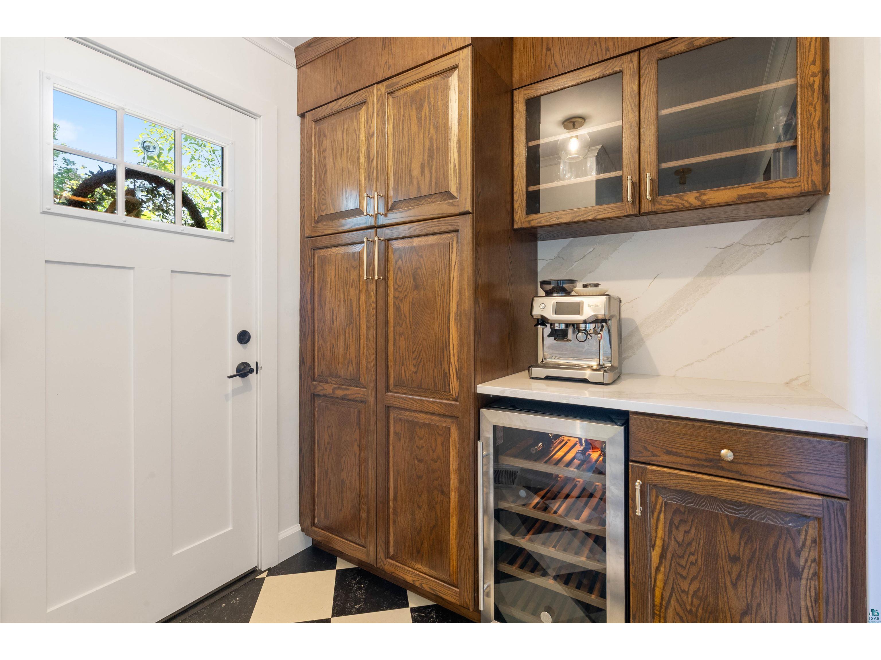3 E College St Duluth MN 55812 6126273 image11