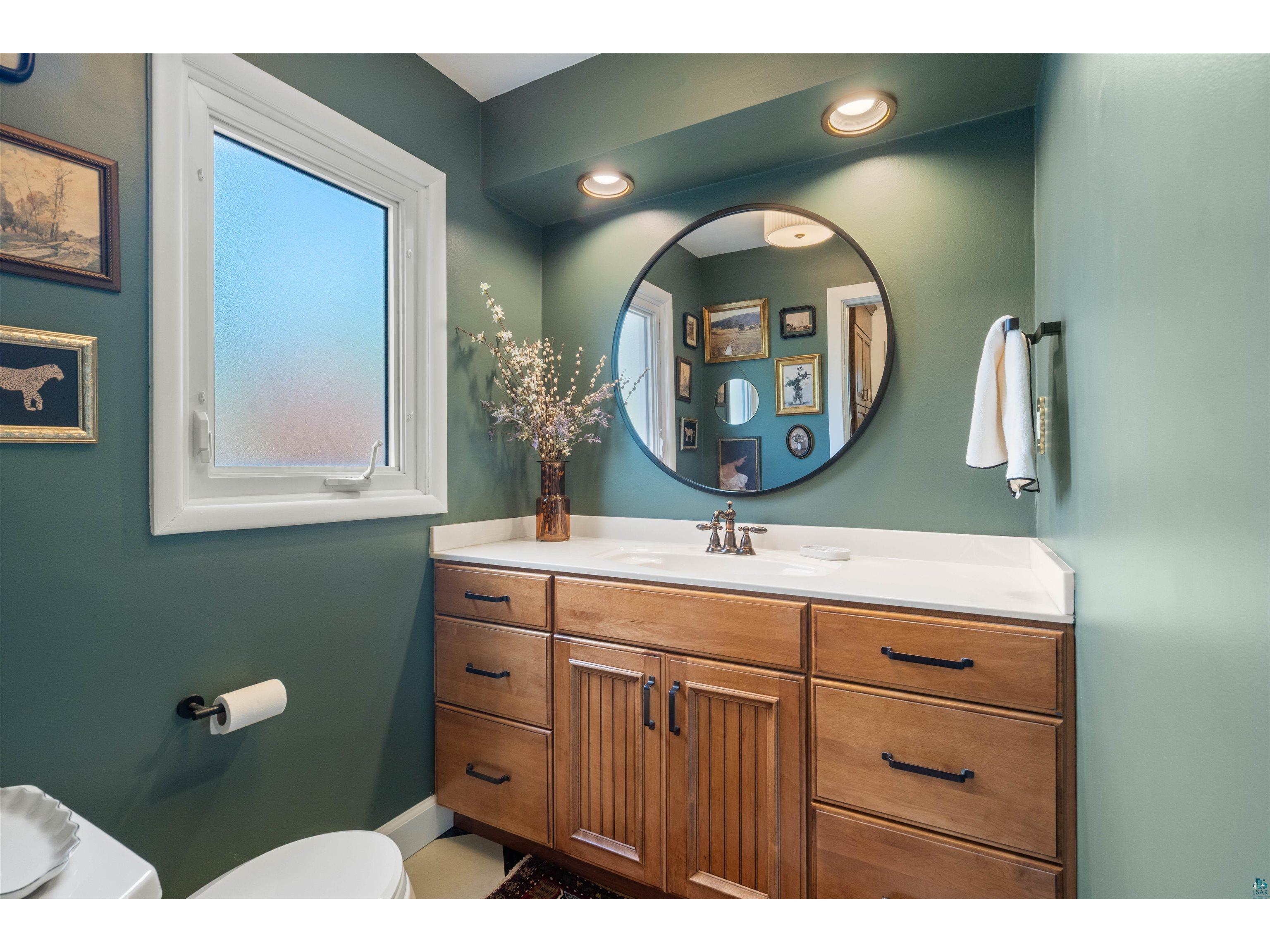 3 E College St Duluth MN 55812 6126273 image20