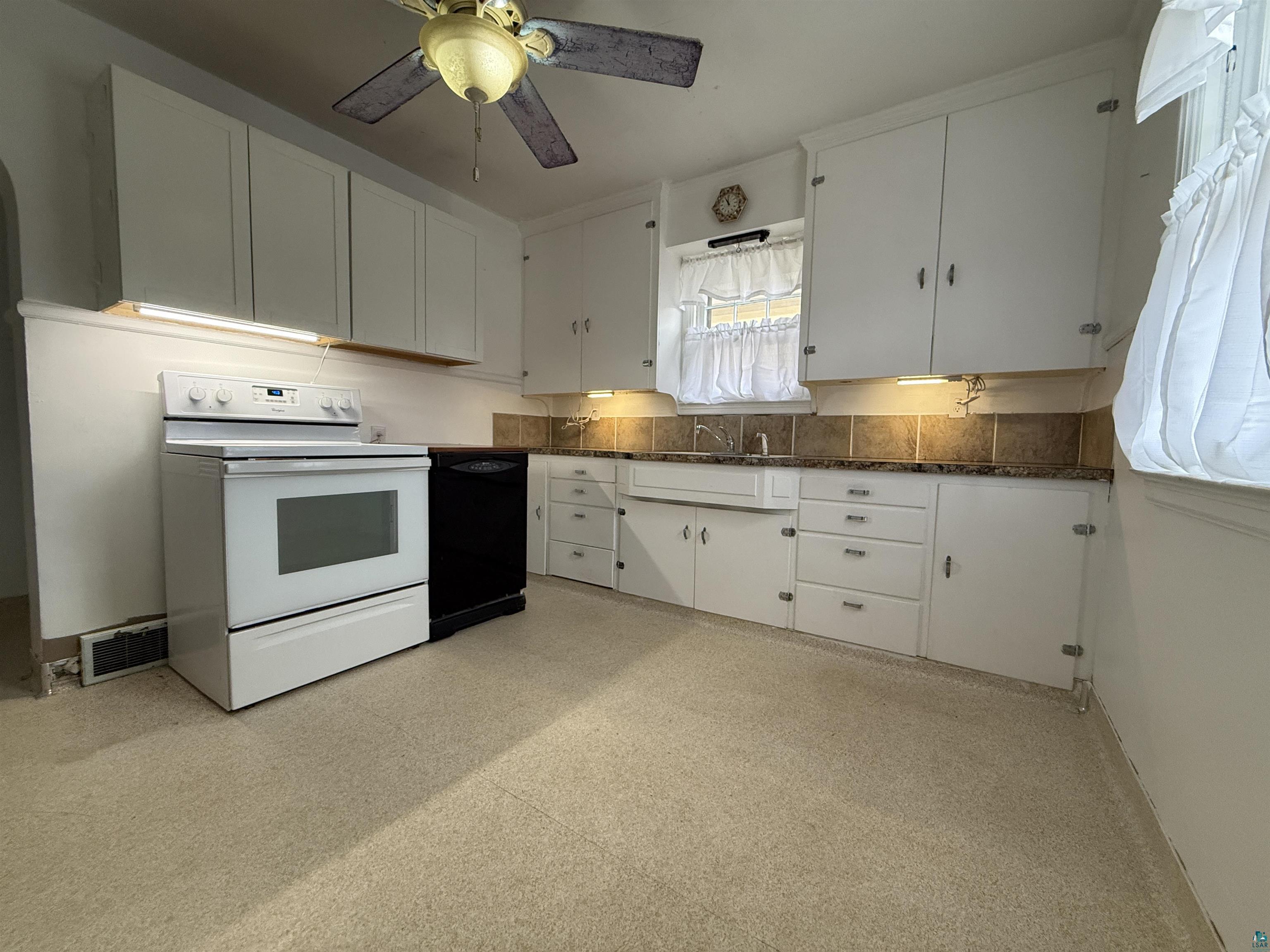 3001 W 3rd Ave Hibbing MN 55746 6124269 image16