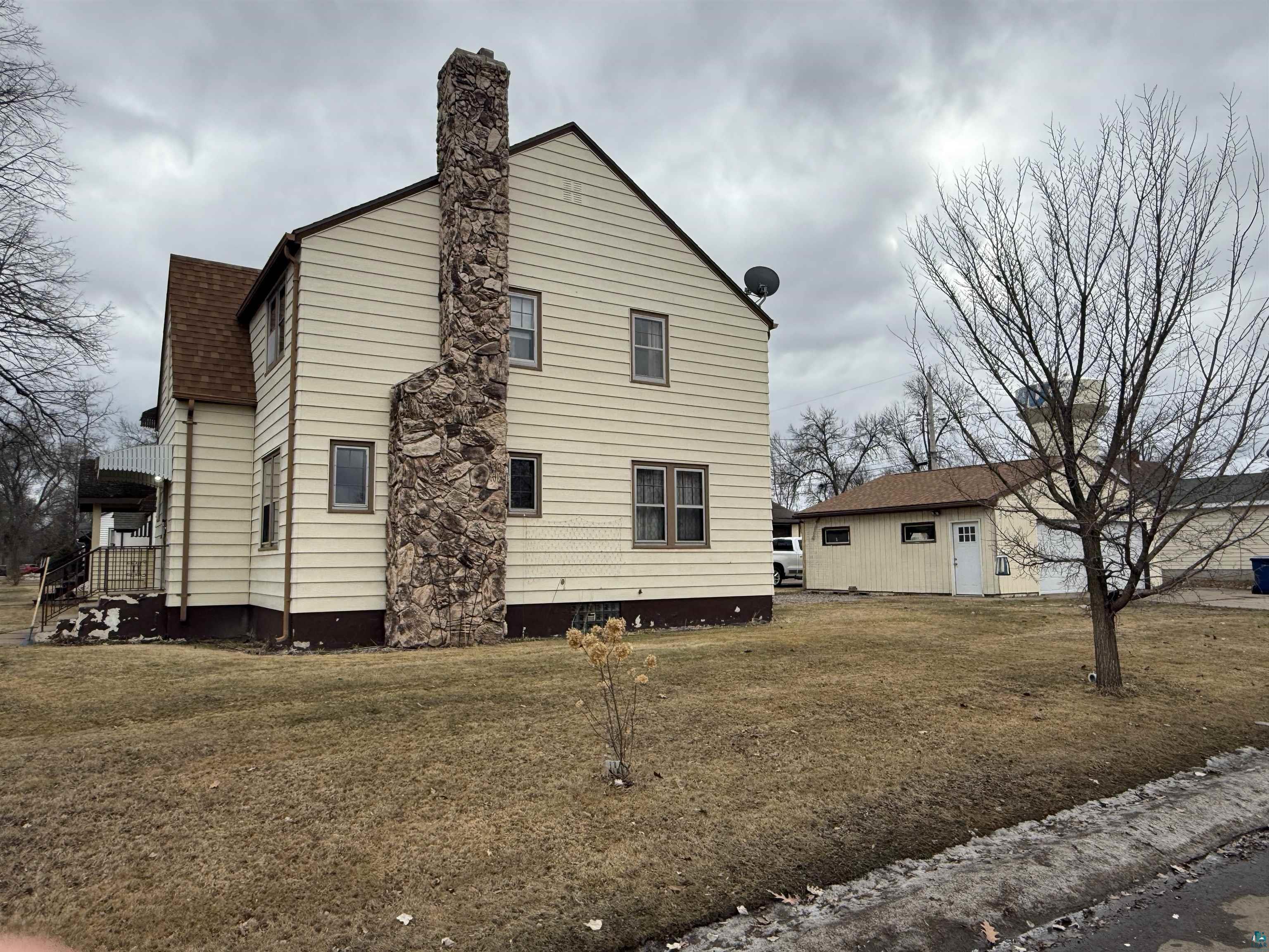 3001 W 3rd Ave Hibbing MN 55746 6124269 image3