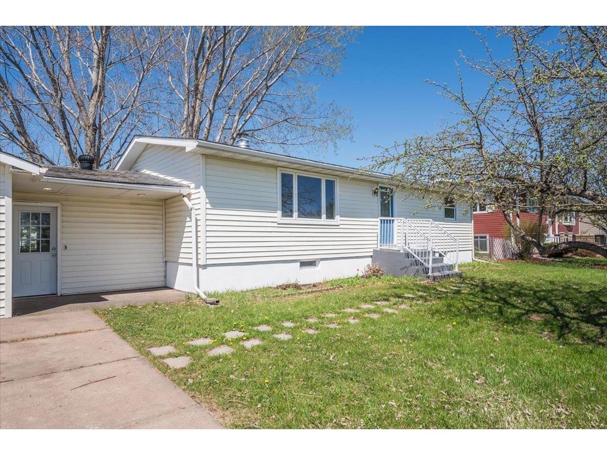 3003 Hammond Ave Superior WI 54880 6119445 image1