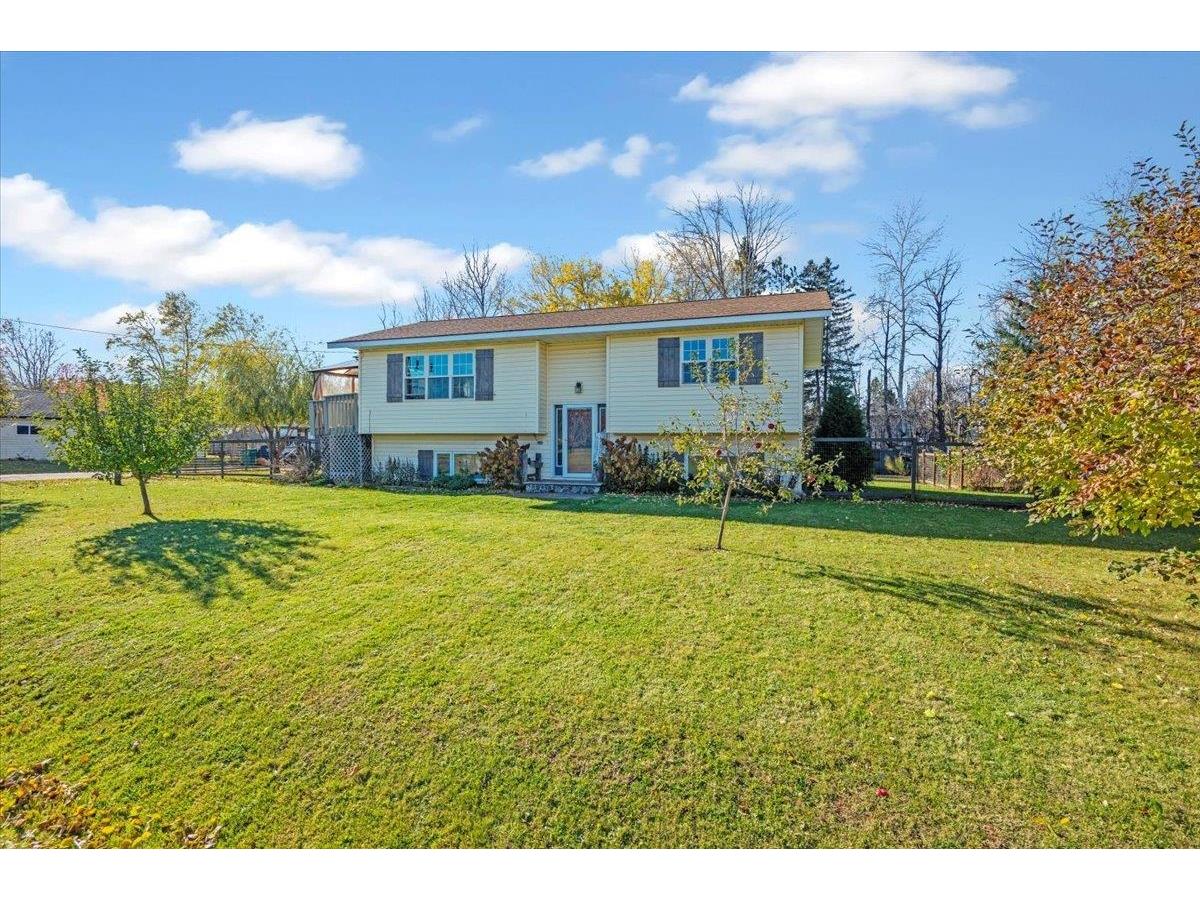 3013 S Chicago Ave Oliver WI 54880 6122782 image1