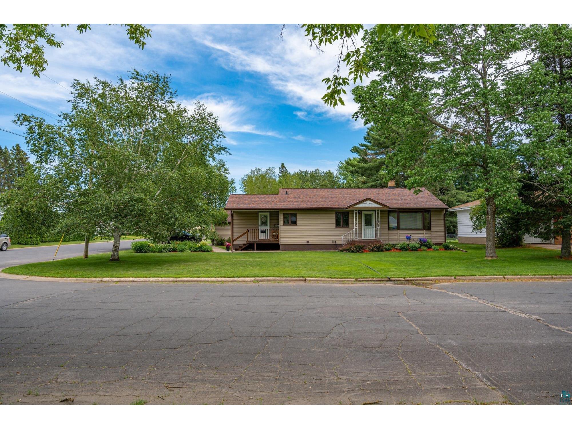 302 S 2nd St W, Aurora, MN, 55705 MLS 6104304 Edina Realty