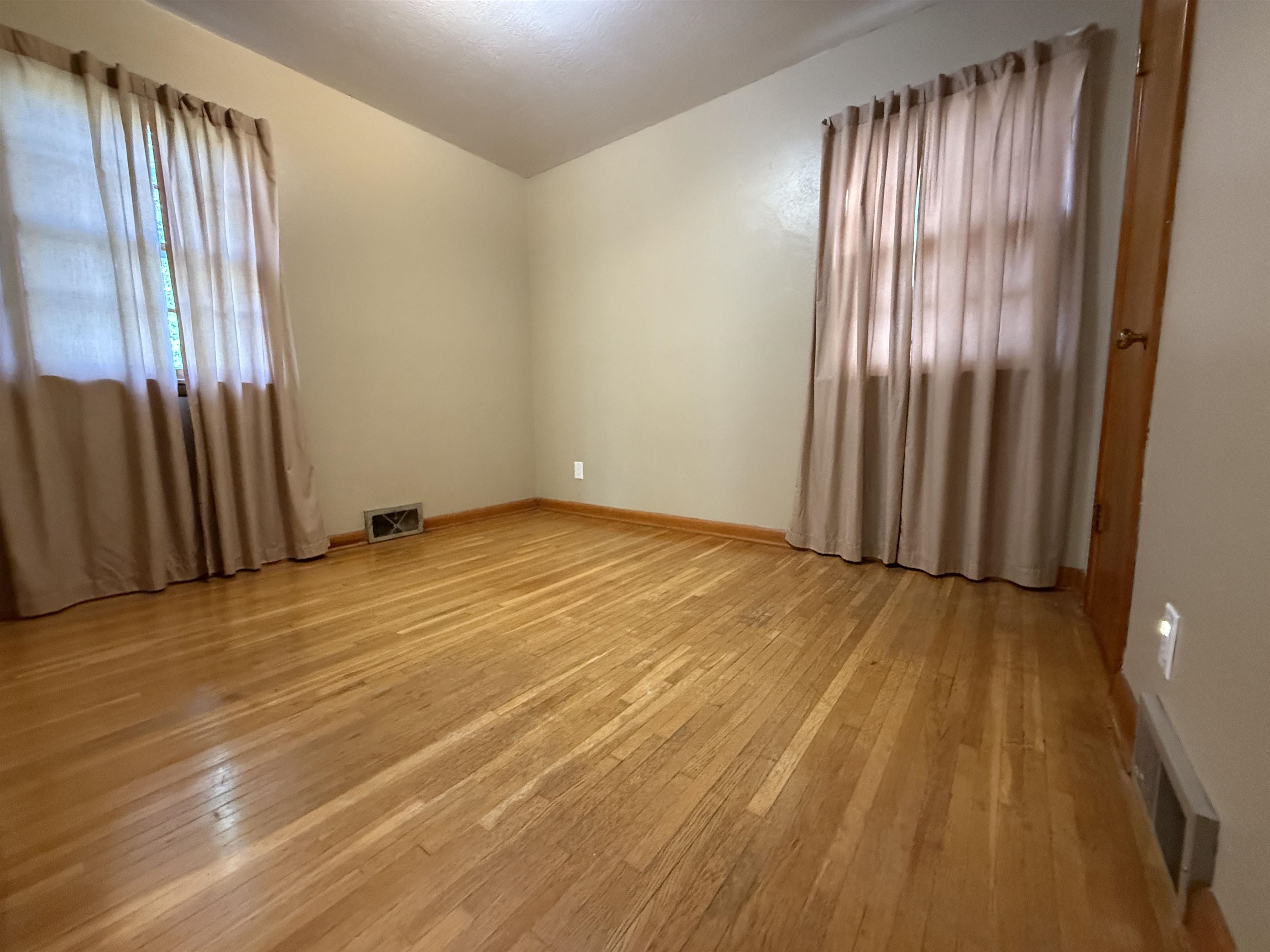 3027 8th Ave E Hibbing MN 55746 6118233 image20