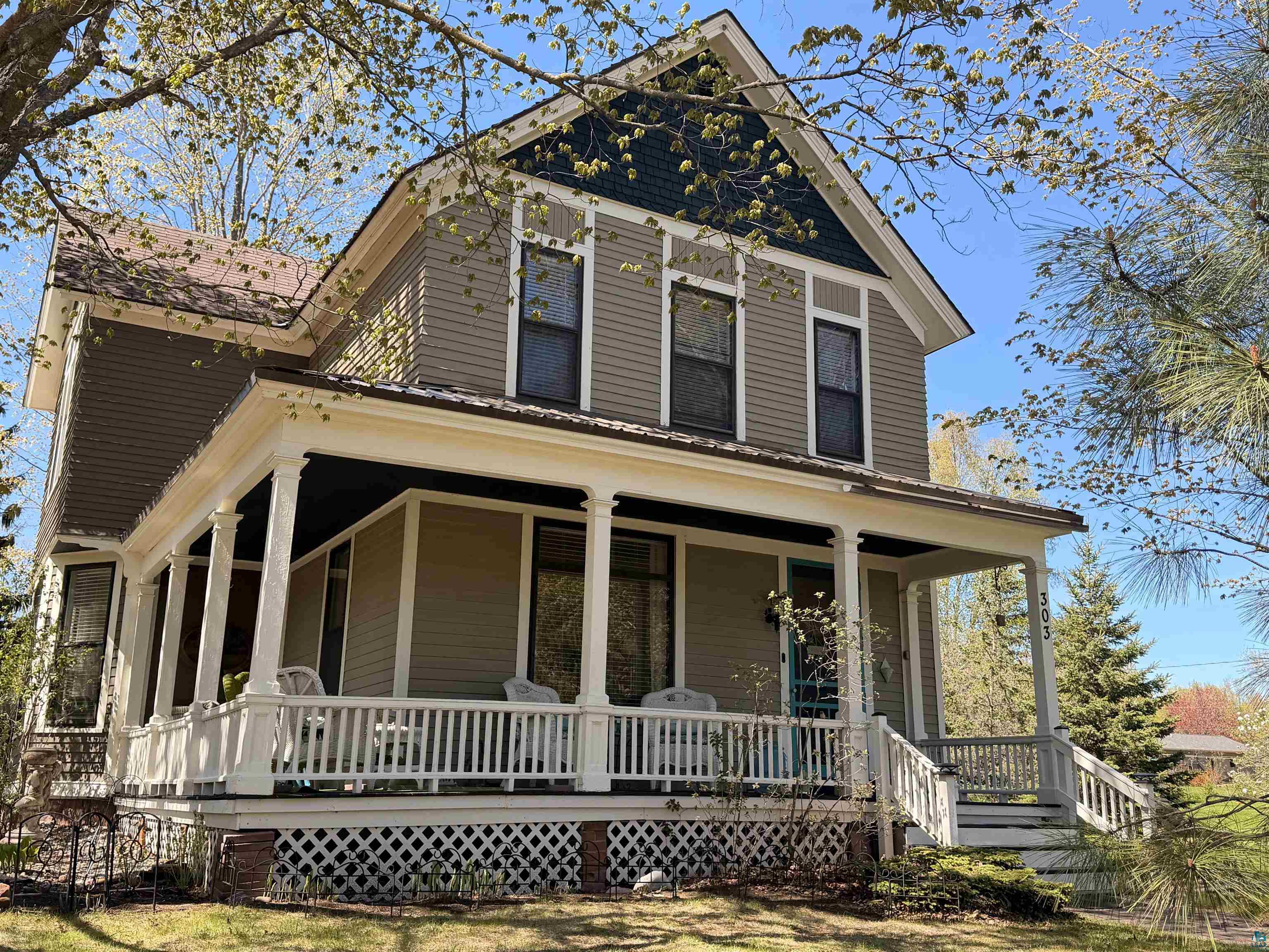 303 E 5th St Washburn WI 54891 6125511 image1