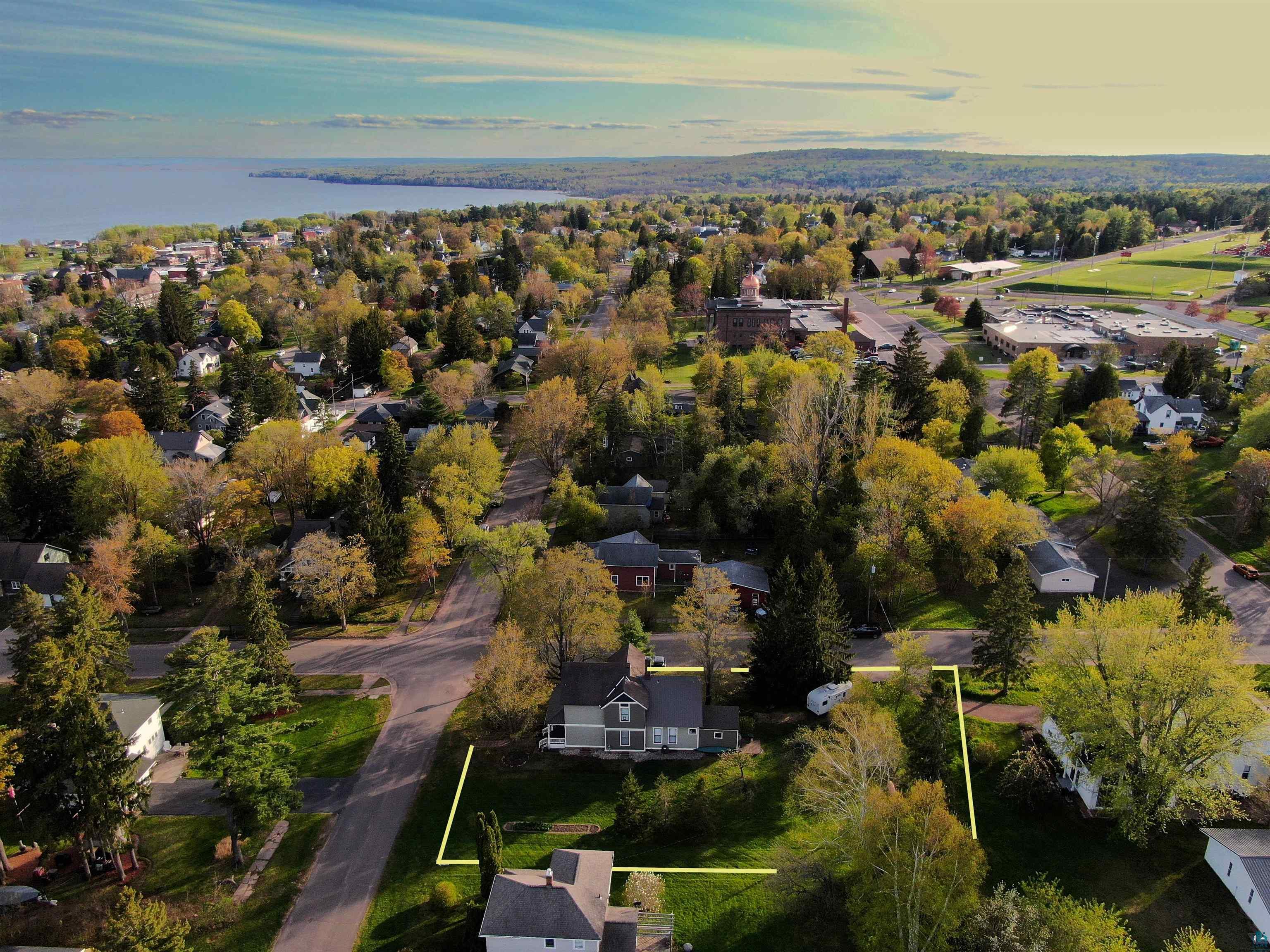 303 E 5th St Washburn WI 54891 6125511 image4