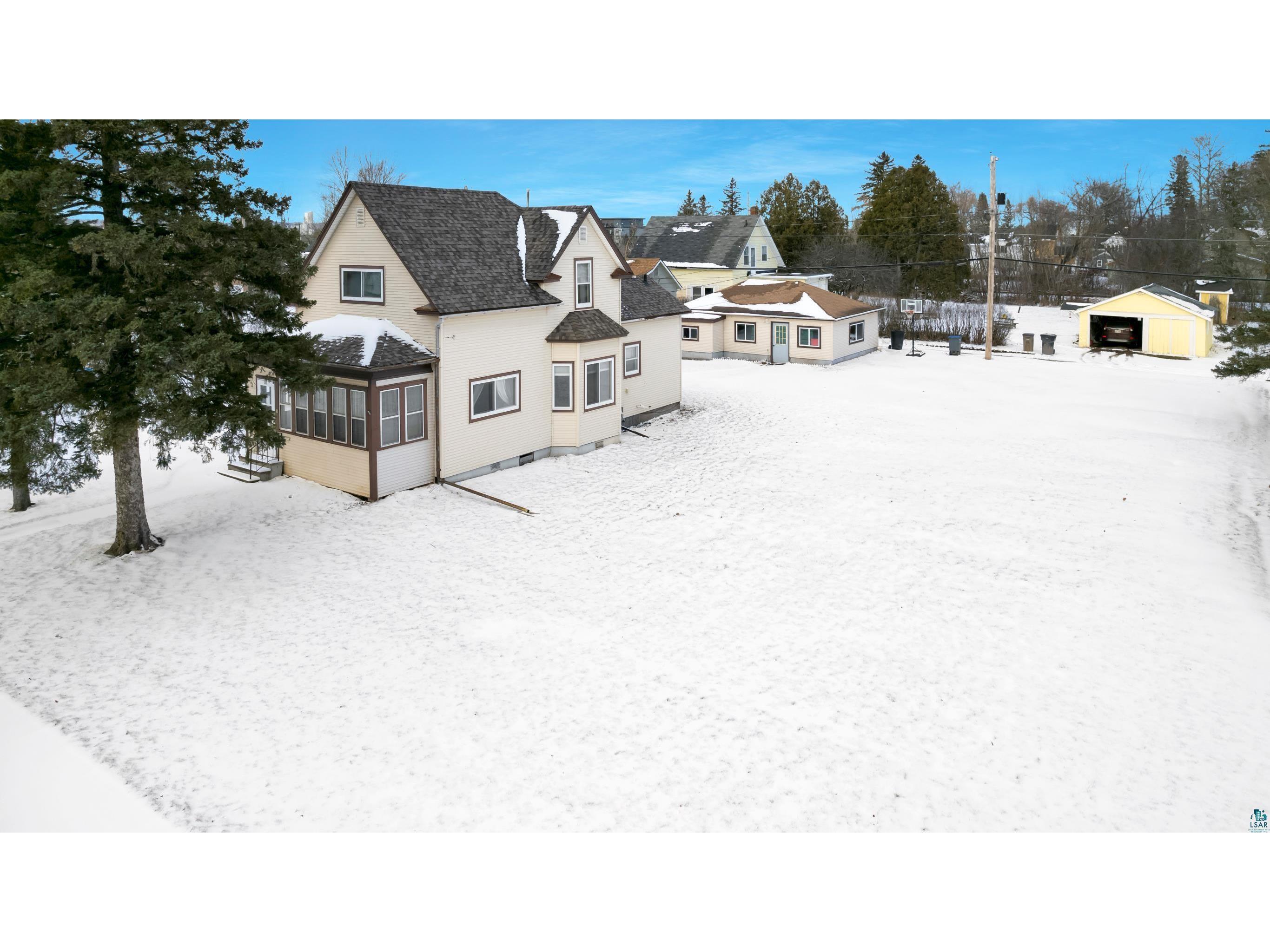 303 E 7th St Superior WI 54880 6112438 image1