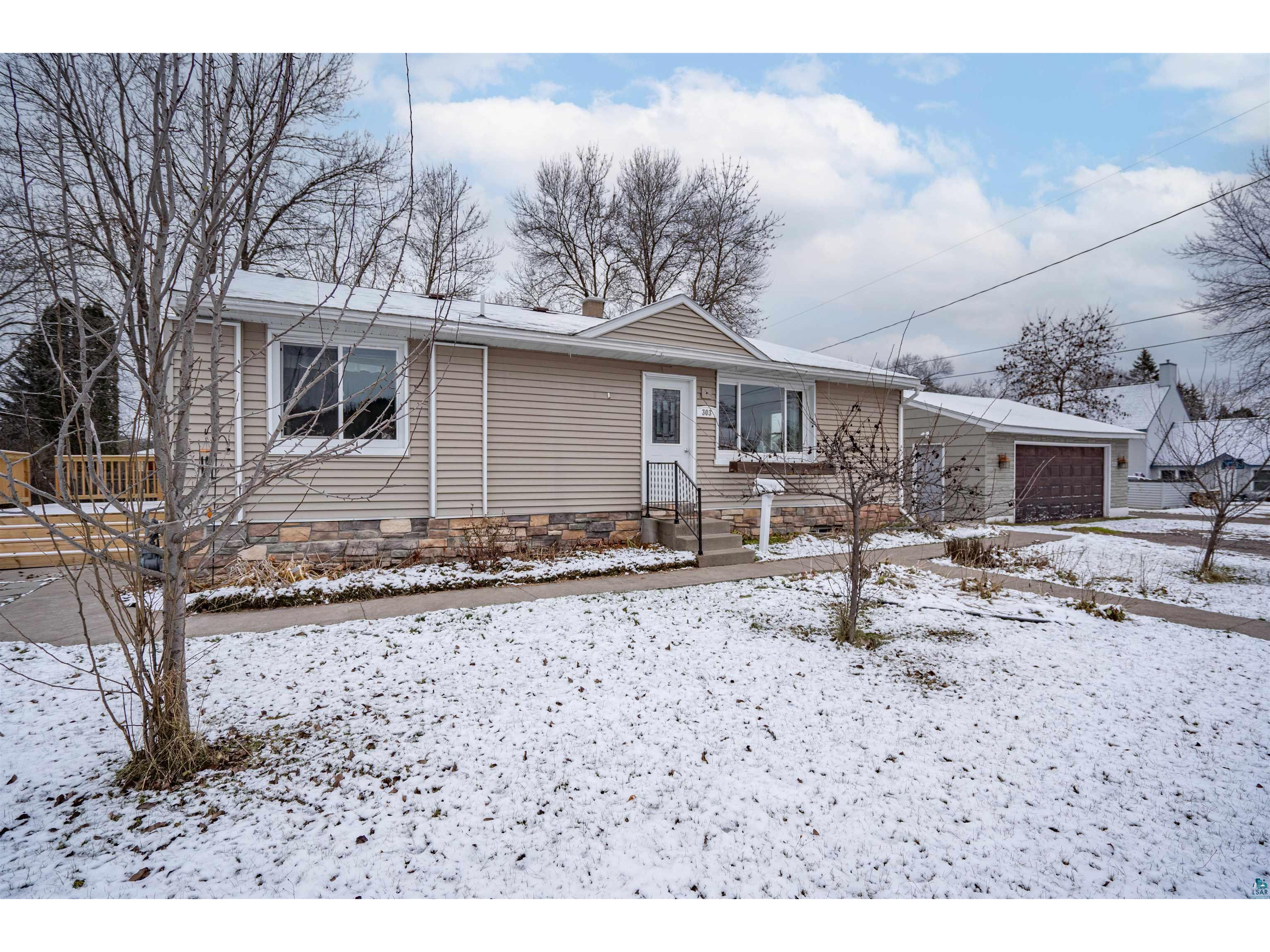 303 E McCuen St Duluth MN 55808 6117140 image1