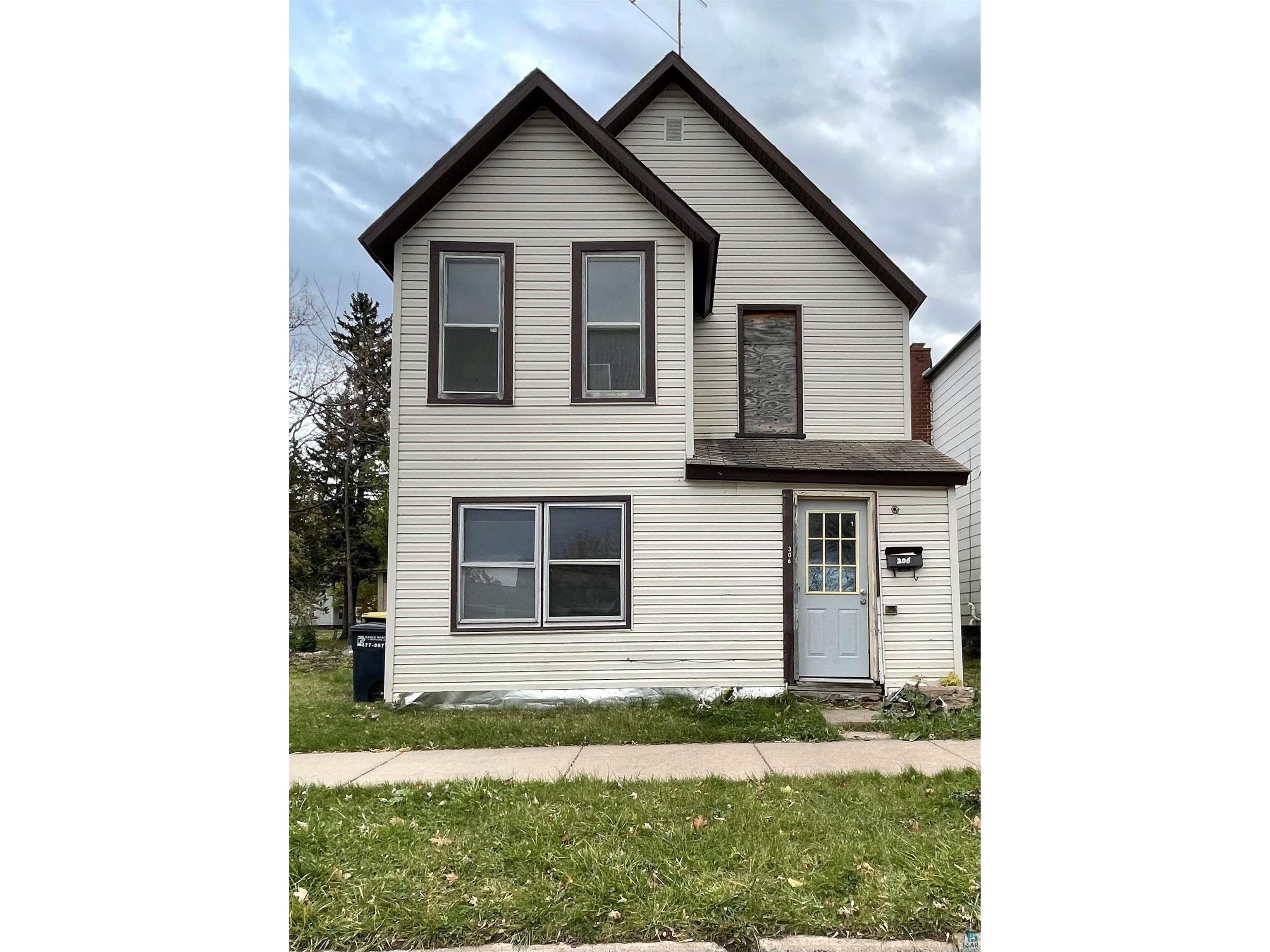 306 7th St W Ashland WI 54806 6106112 image1